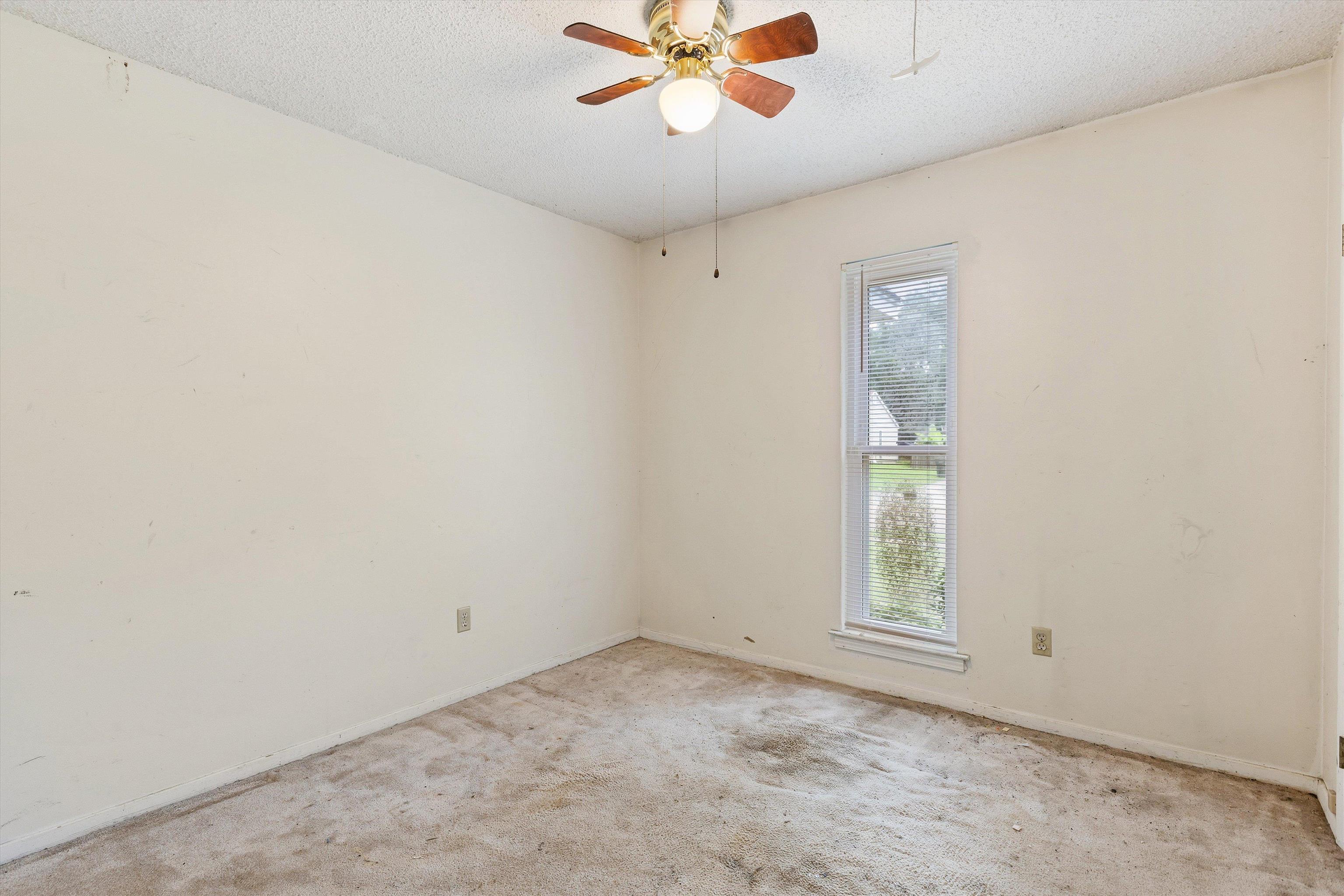 685 Mcwhirter Ave Property Photo 9