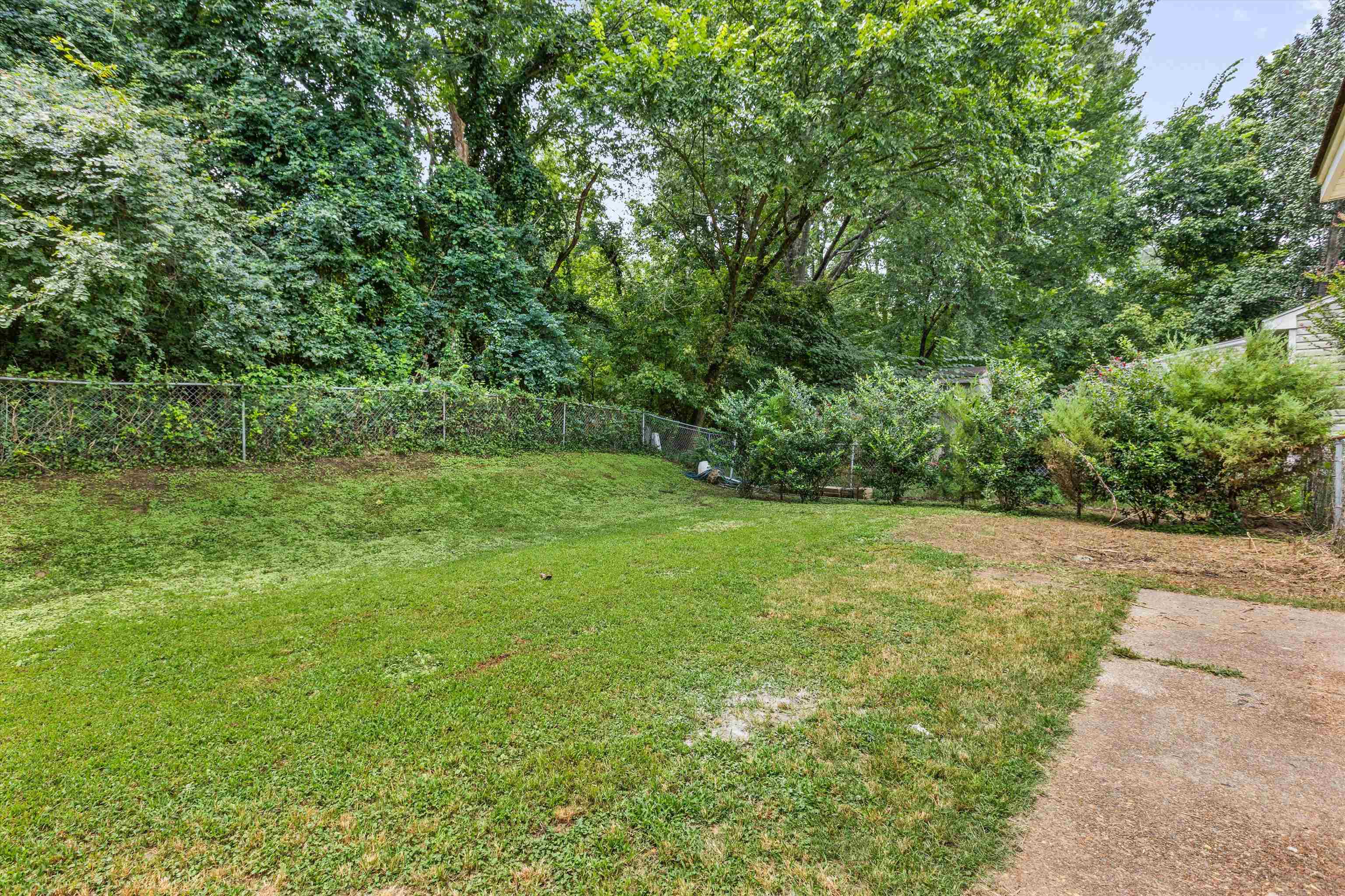 685 Mcwhirter Ave Property Photo 14