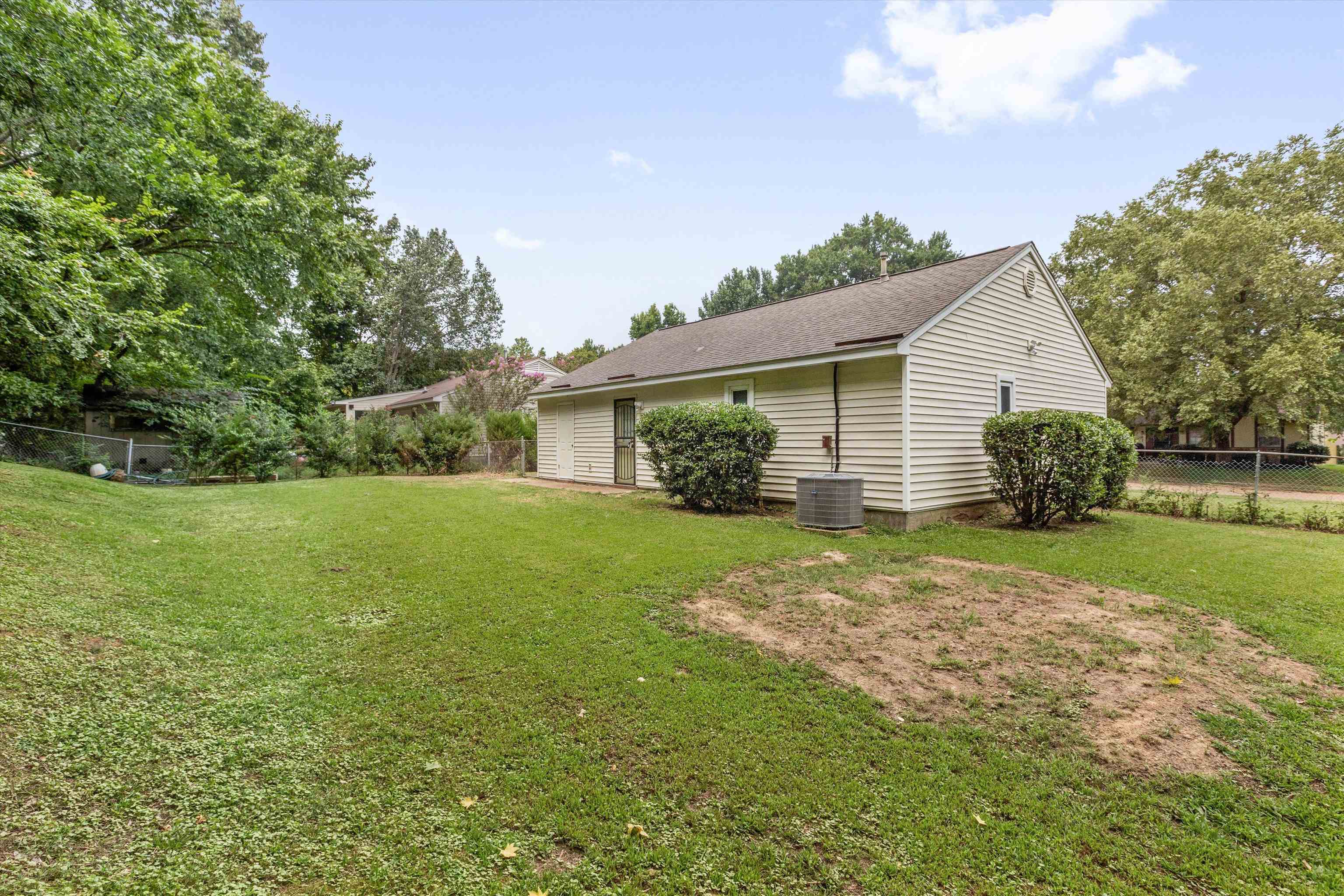 685 Mcwhirter Ave Property Photo 16