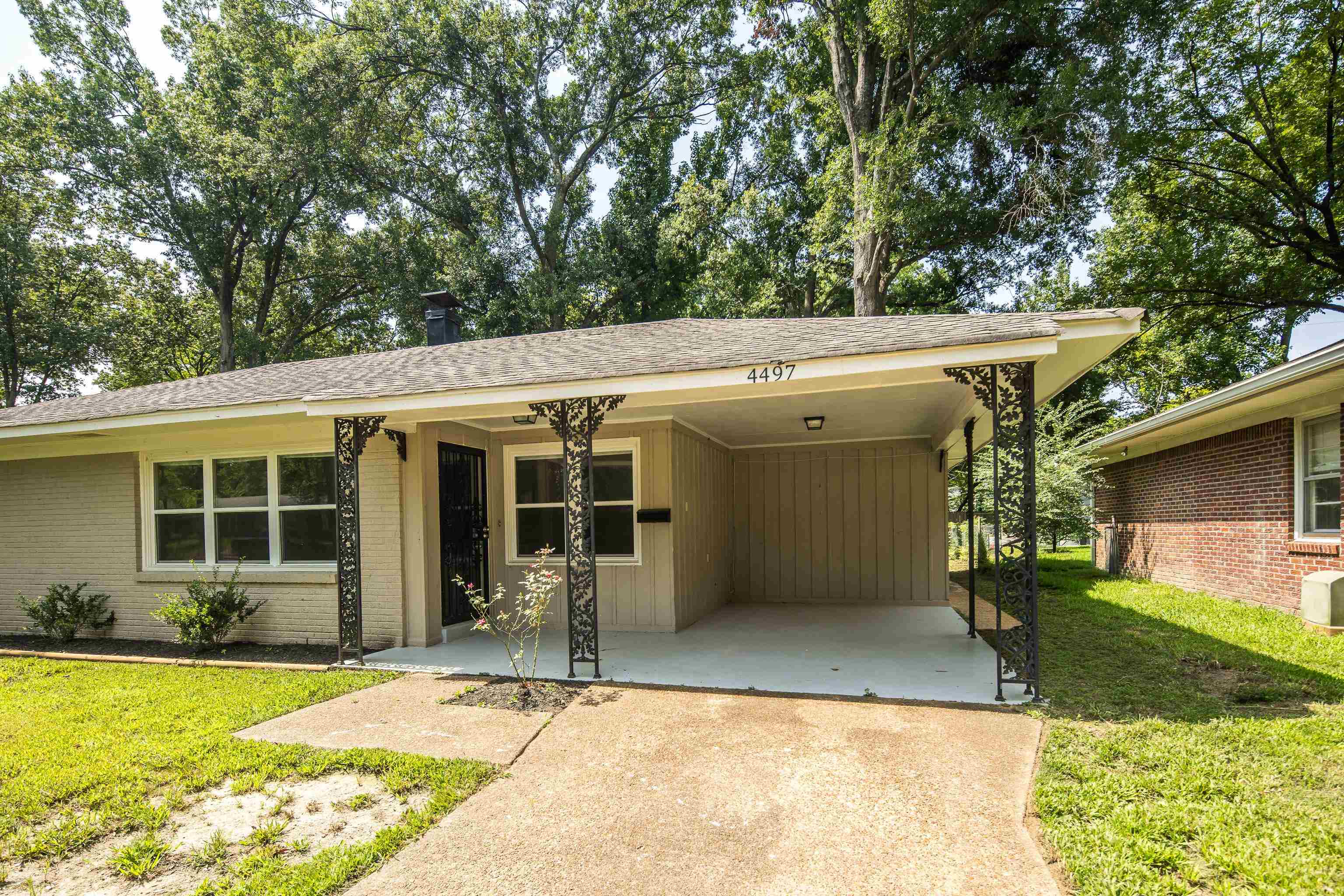 4497 Garnett Rd Property Photo 2