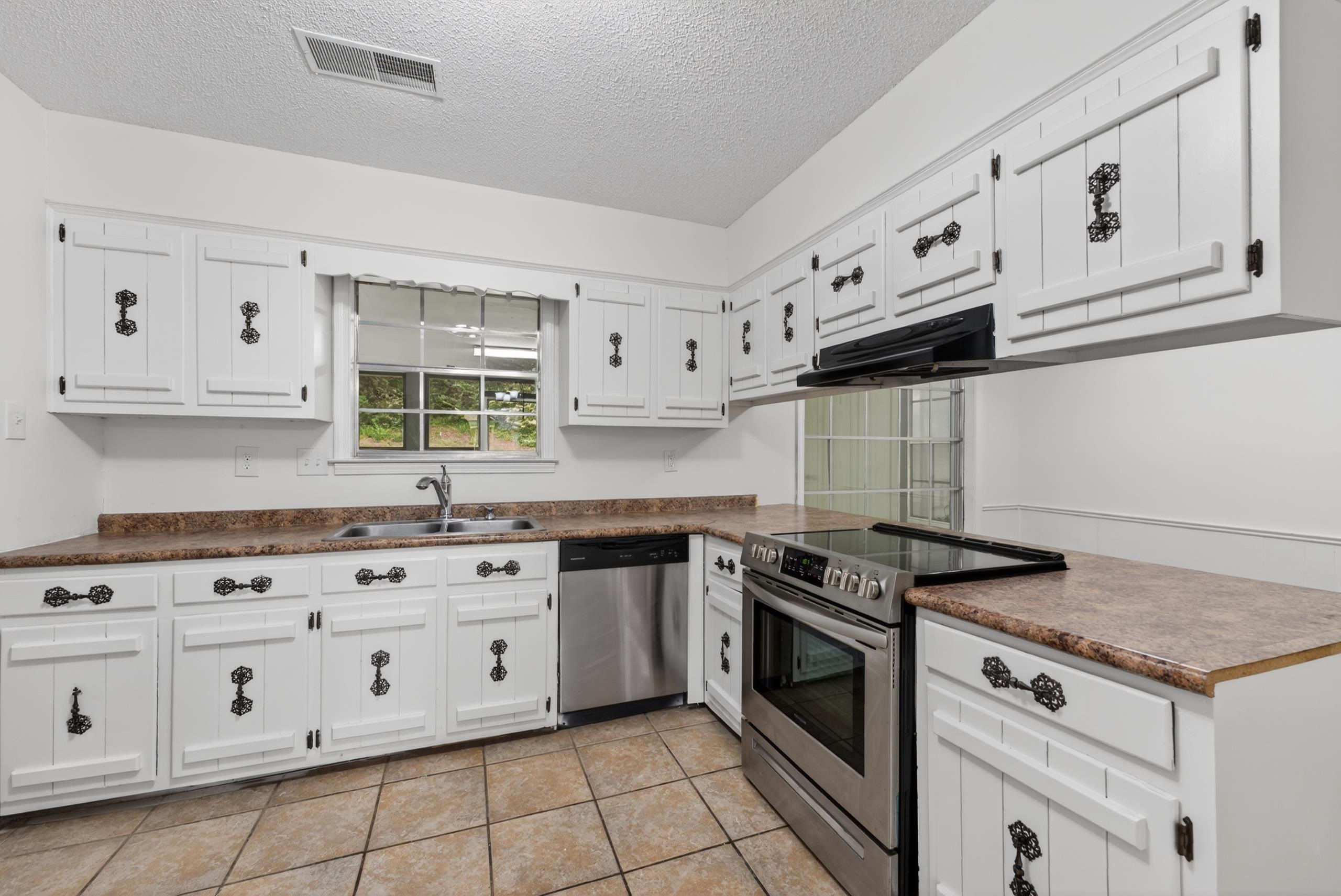 3754 Wind Valley Dr Property Photo 5