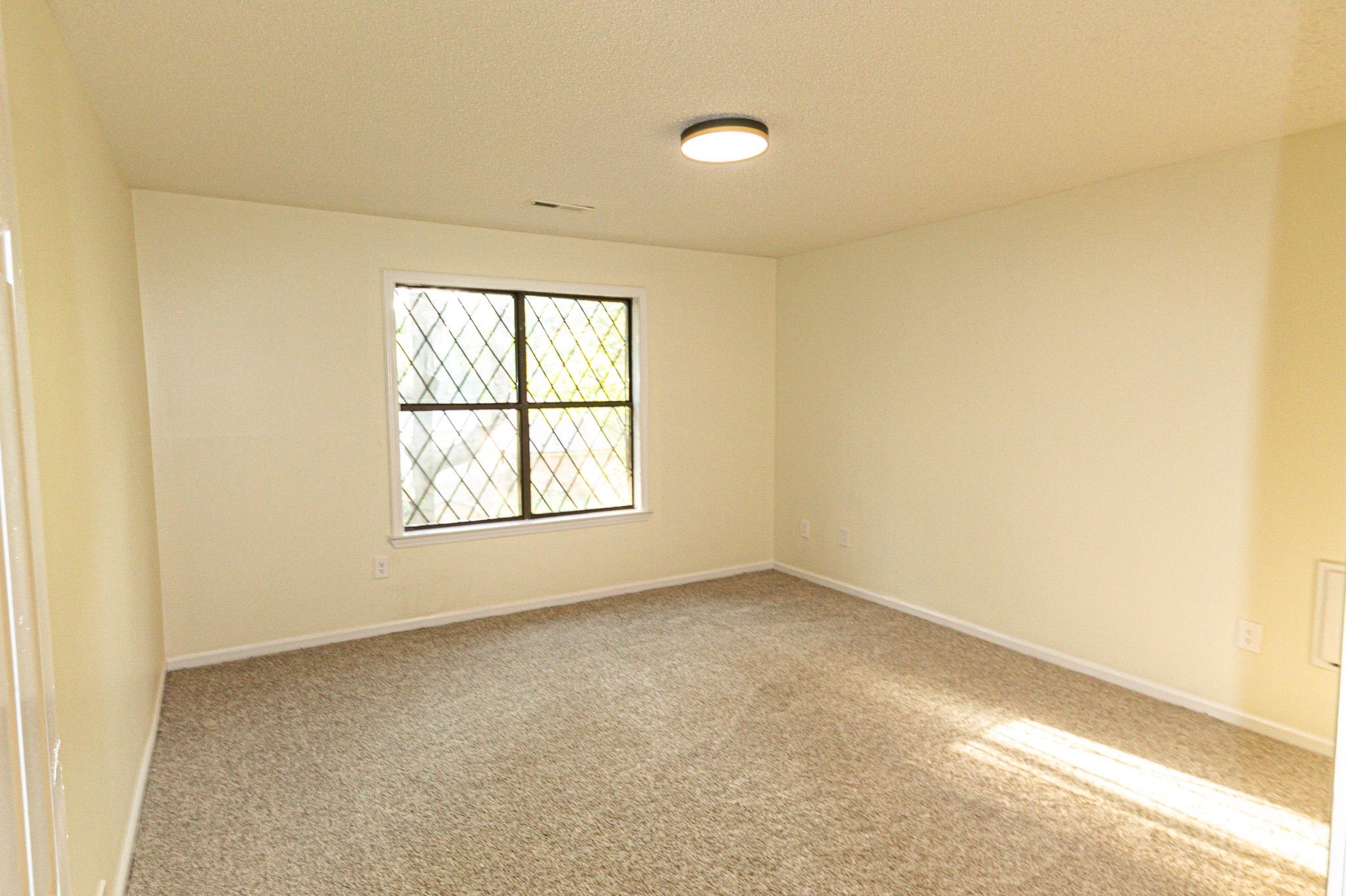 2265 Easton Dr Property Photo 17
