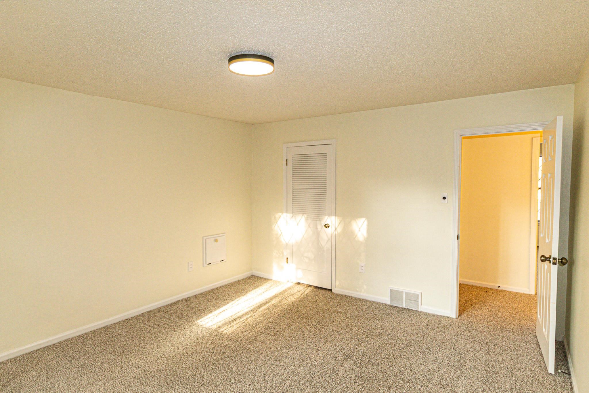 2265 Easton Dr Property Photo 18