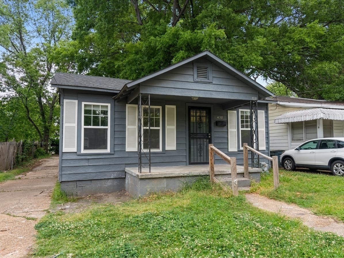 2074 Lowell Ave Property Photo 1