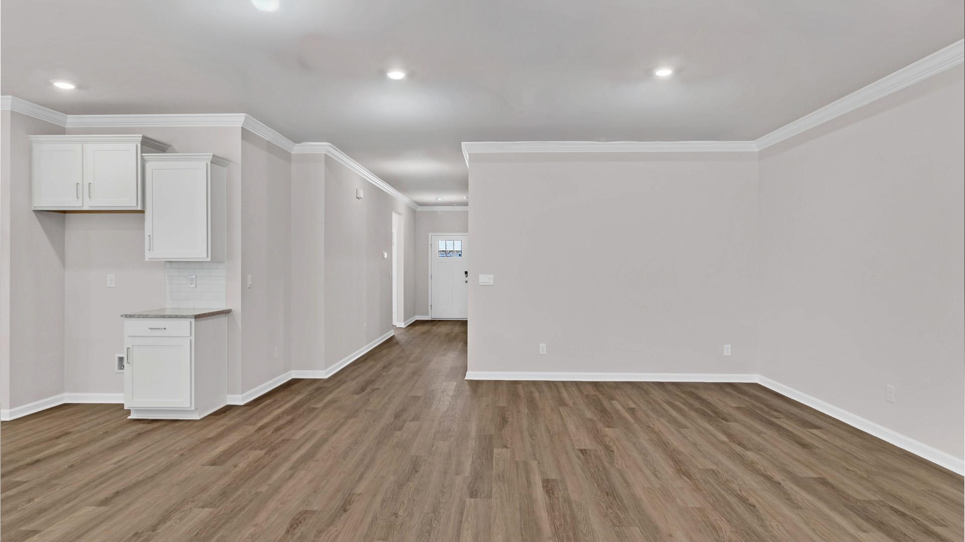 640 Riverdale Dr Property Photo 10