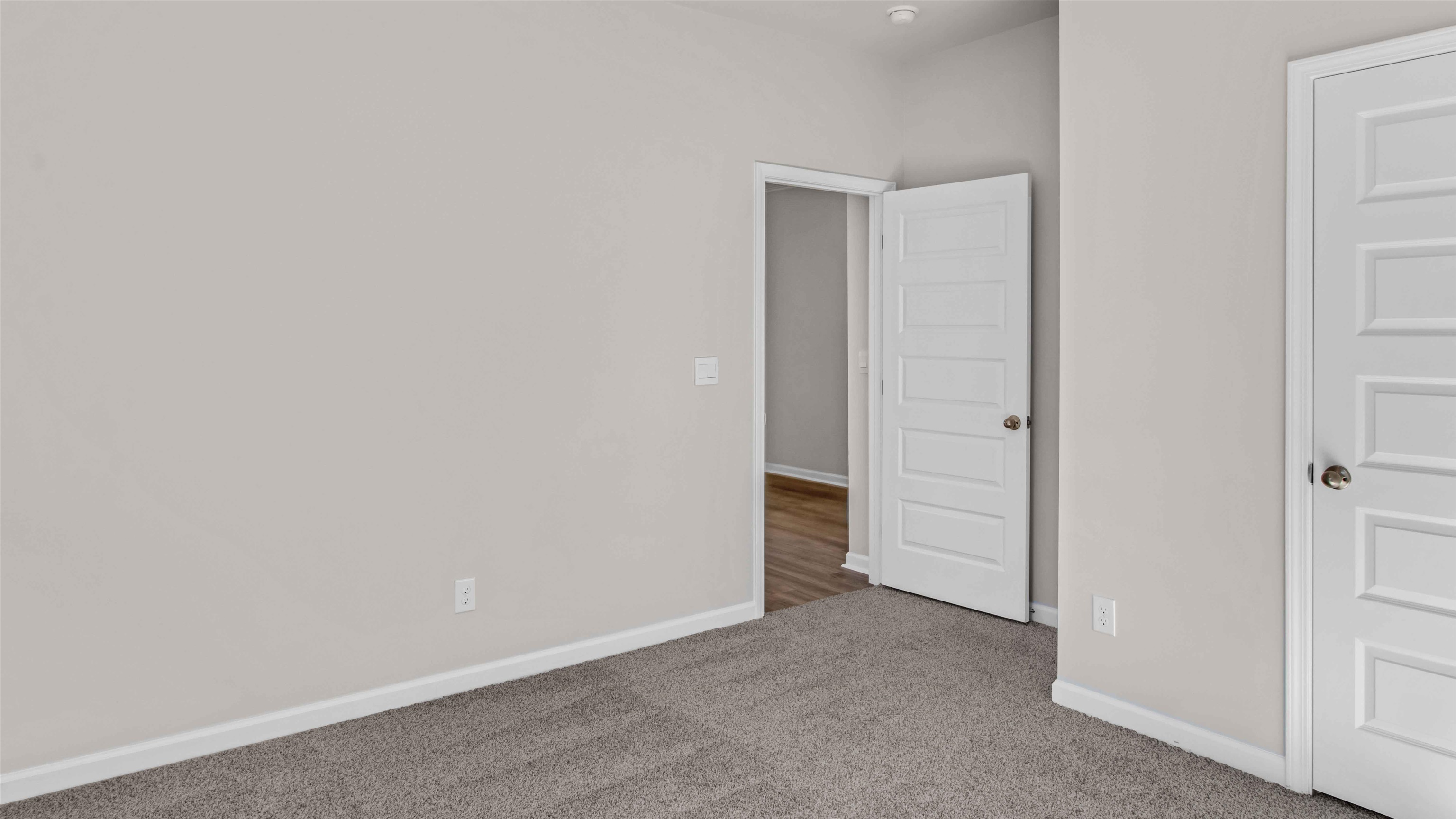 640 Riverdale Dr Property Photo 27