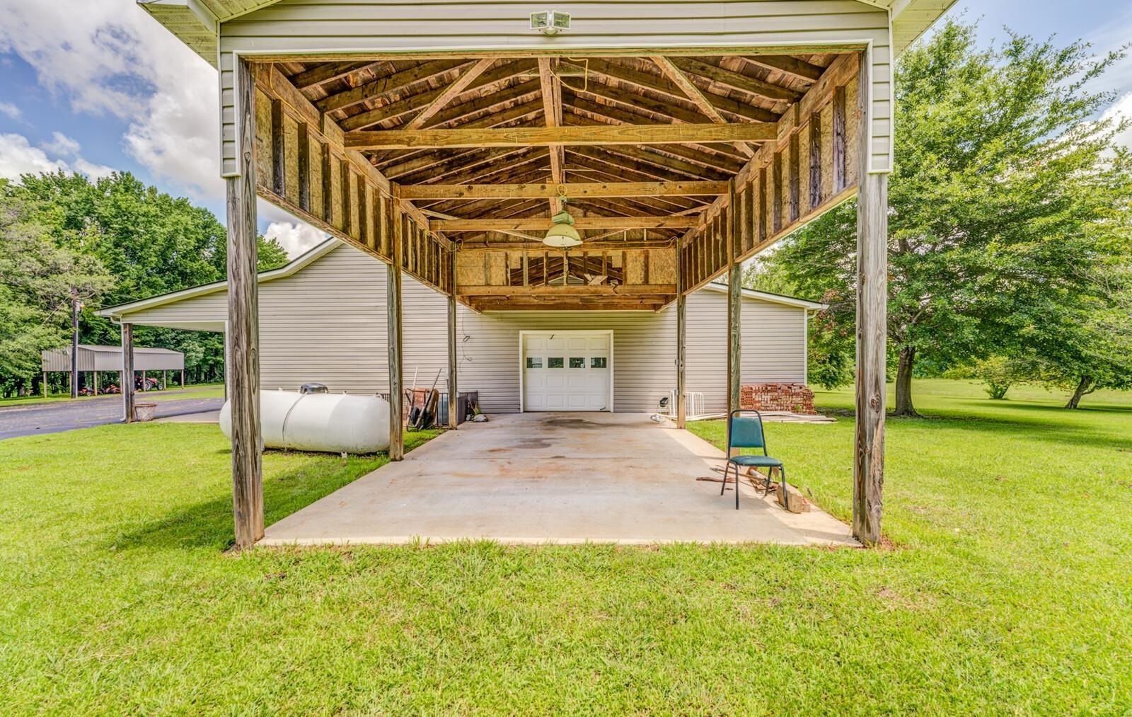 1215 Beaver Creek Rd Property Photo 36
