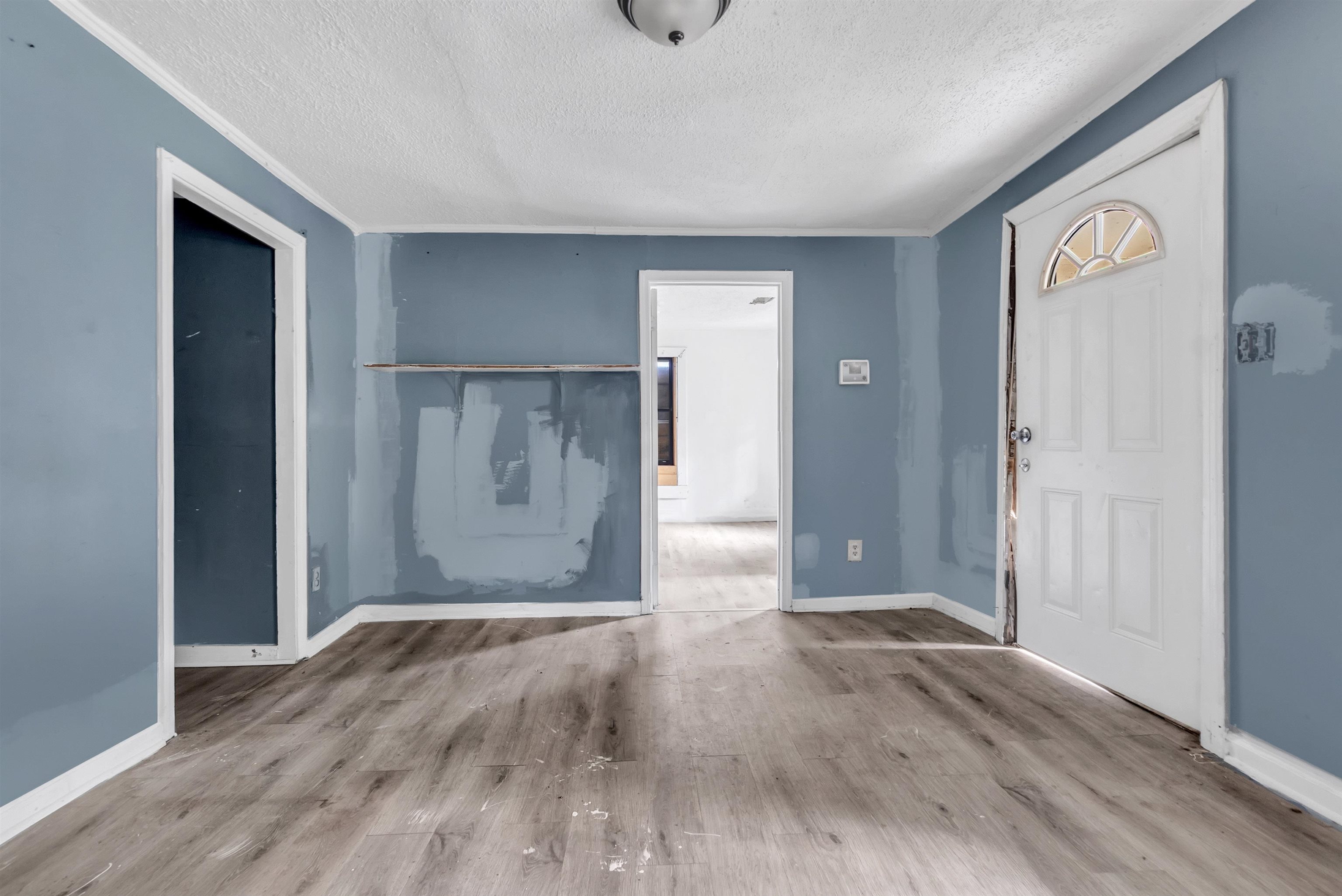 1594 Maplewood St Property Photo 3