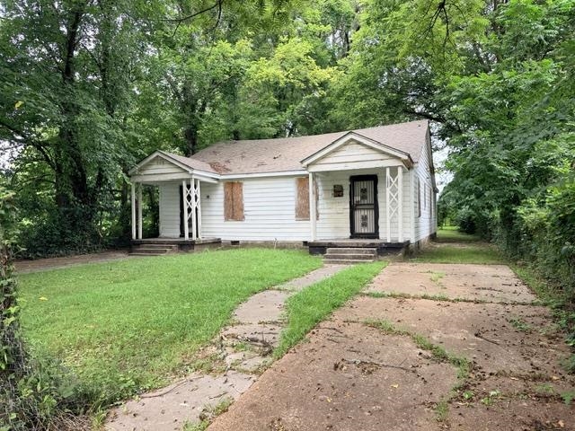 1049 S Willett Ave Property Photo 2