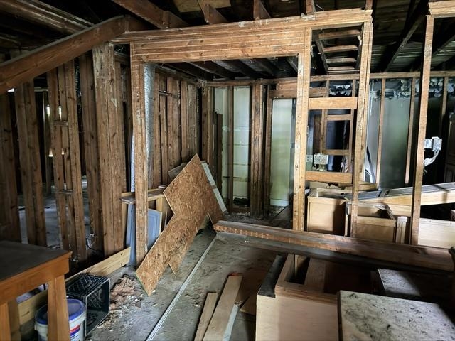 1049 S Willett Ave Property Photo 6