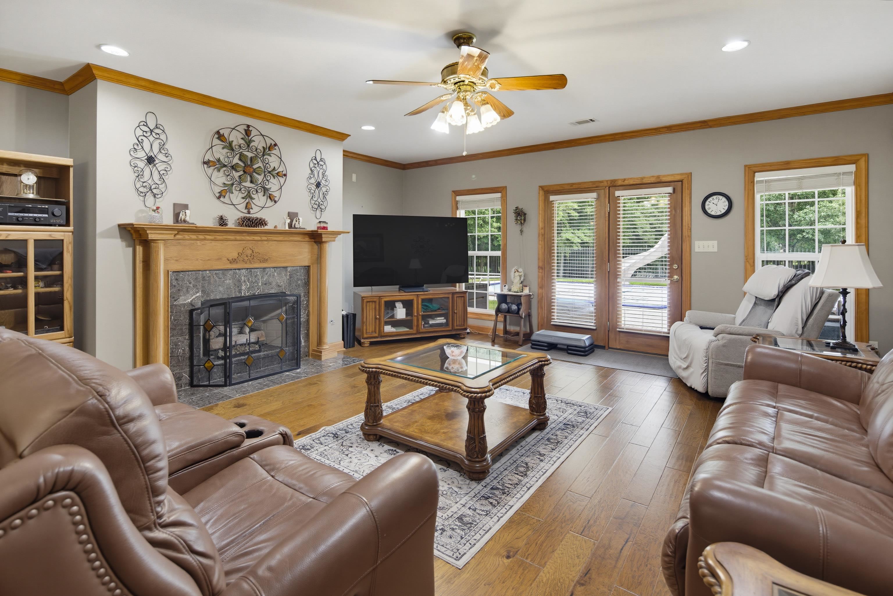 10465 Bentbrooke Dr Property Photo 3