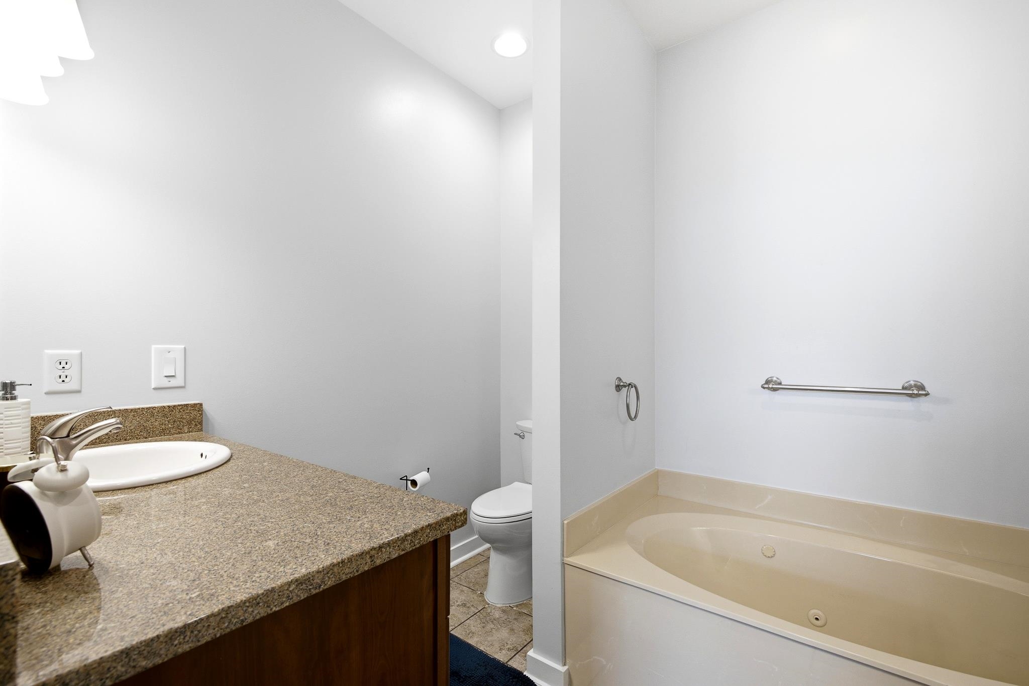 616 Denmark Dr 106 Property Photo 16