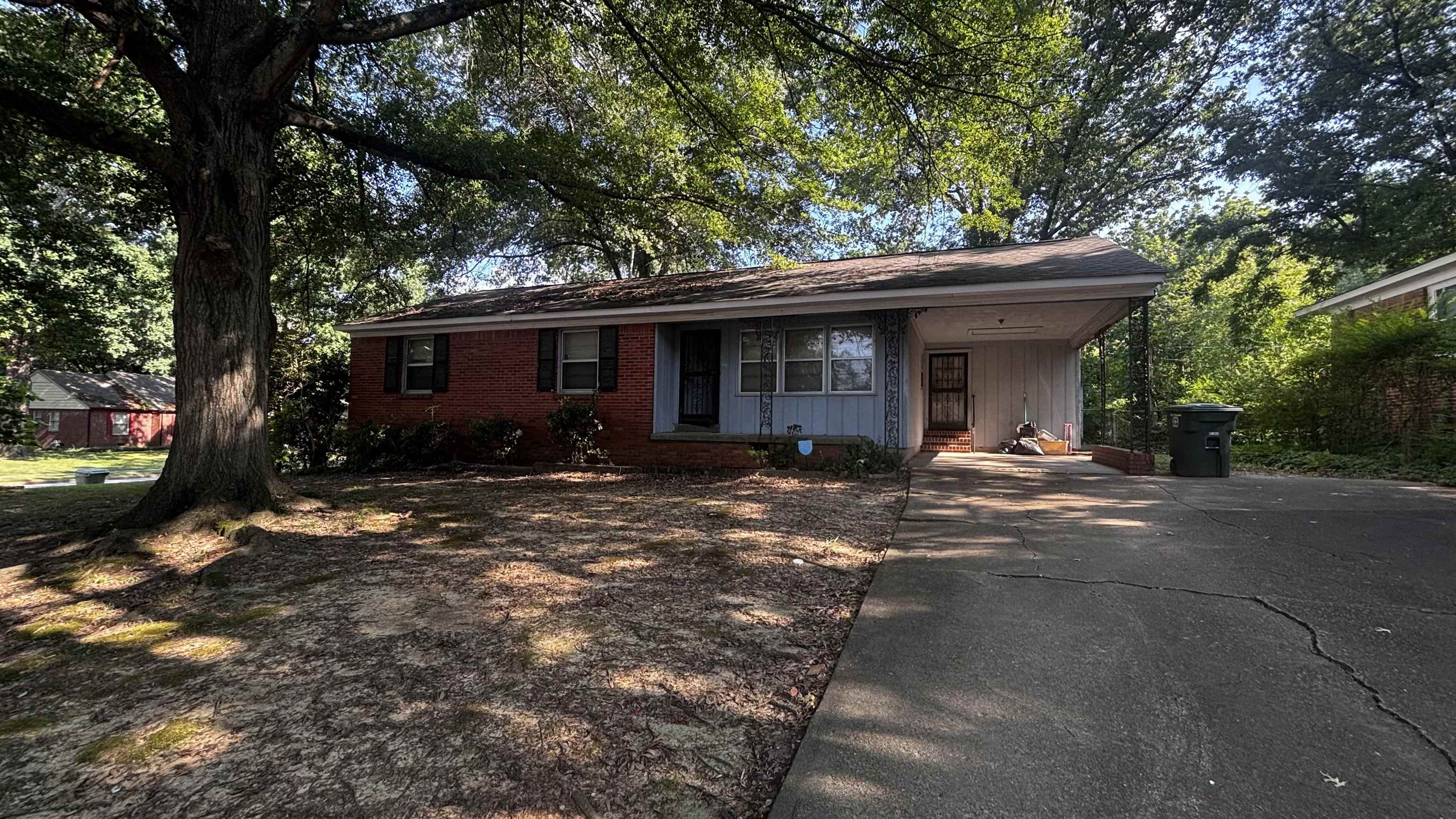 3215 Ladbrook Rd Property Photo 1