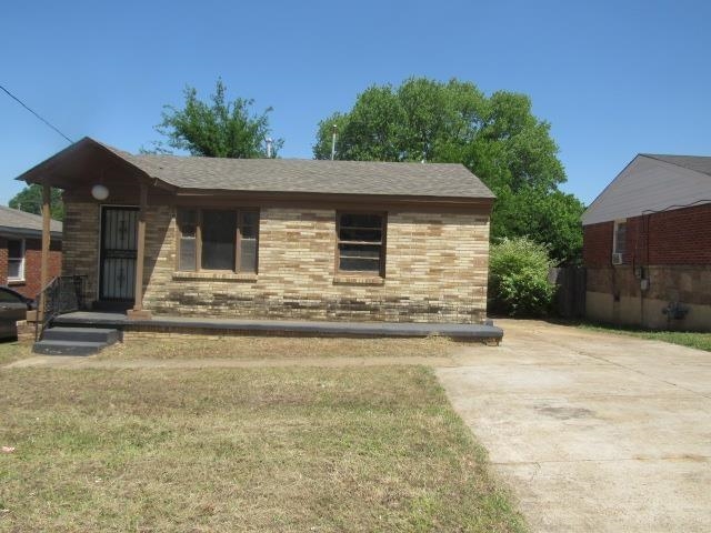 1490 LOCKHAVEN AVE Property Photo 1