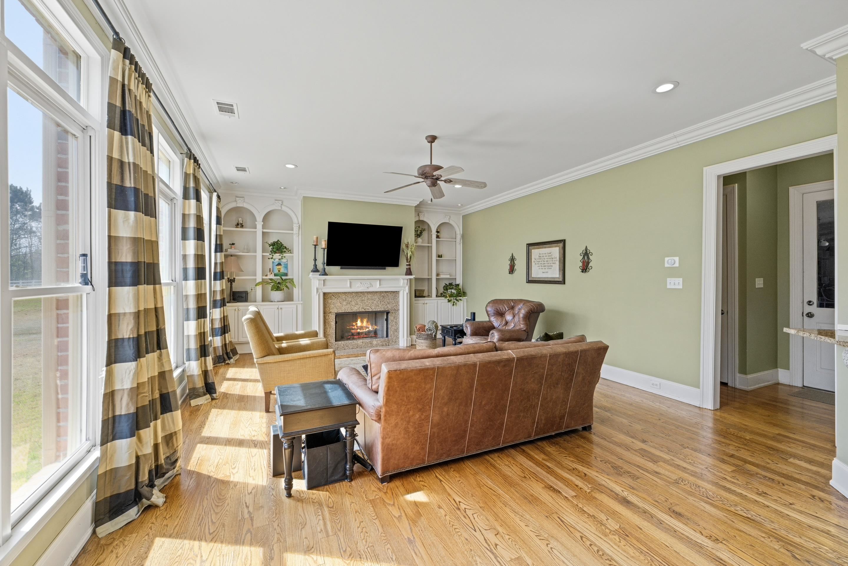 10491 Graybourne Dr Property Photo 15