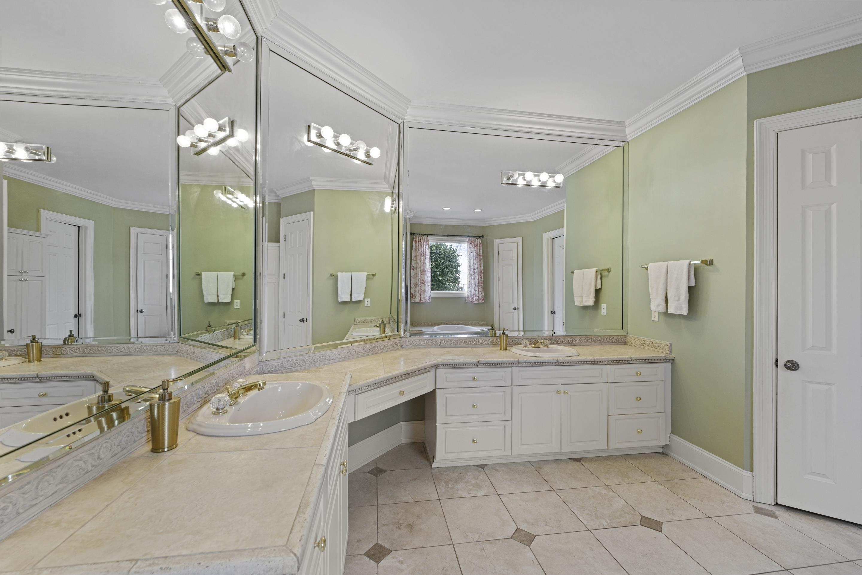 10491 Graybourne Dr Property Photo 19
