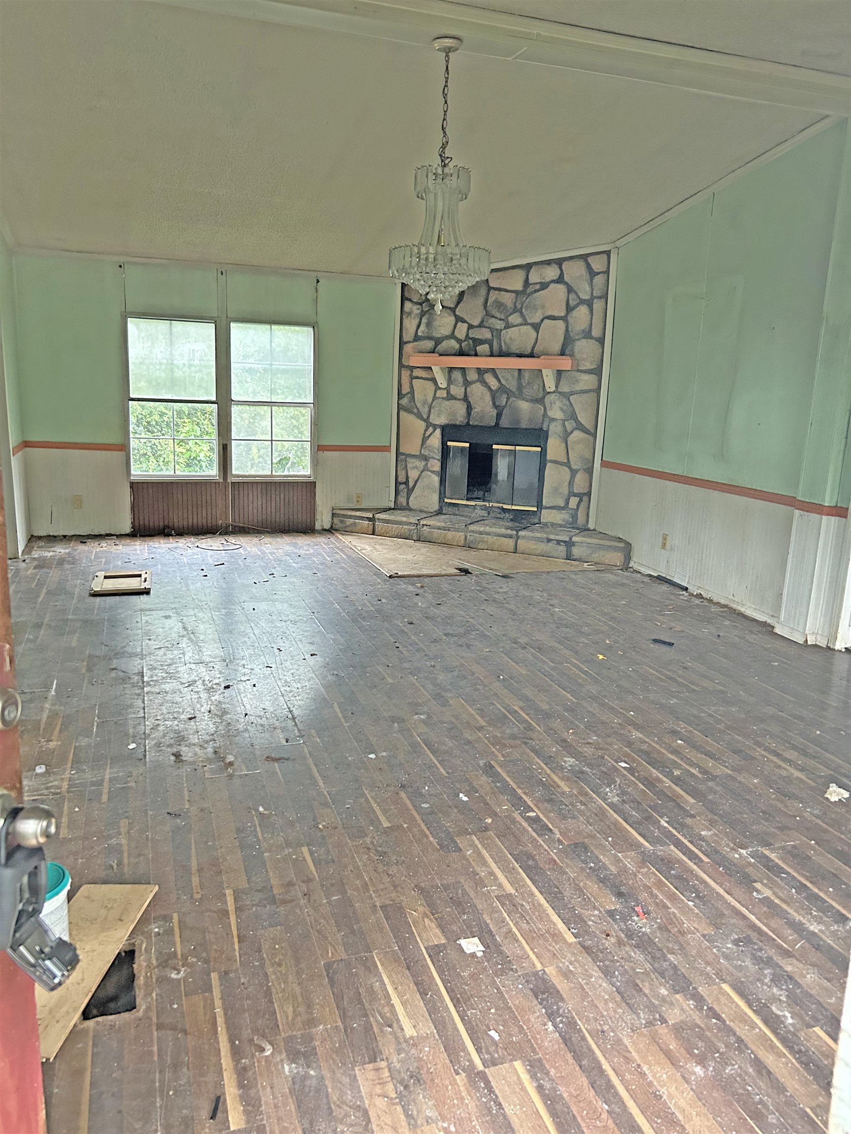 375 State Line Rd Property Photo 3