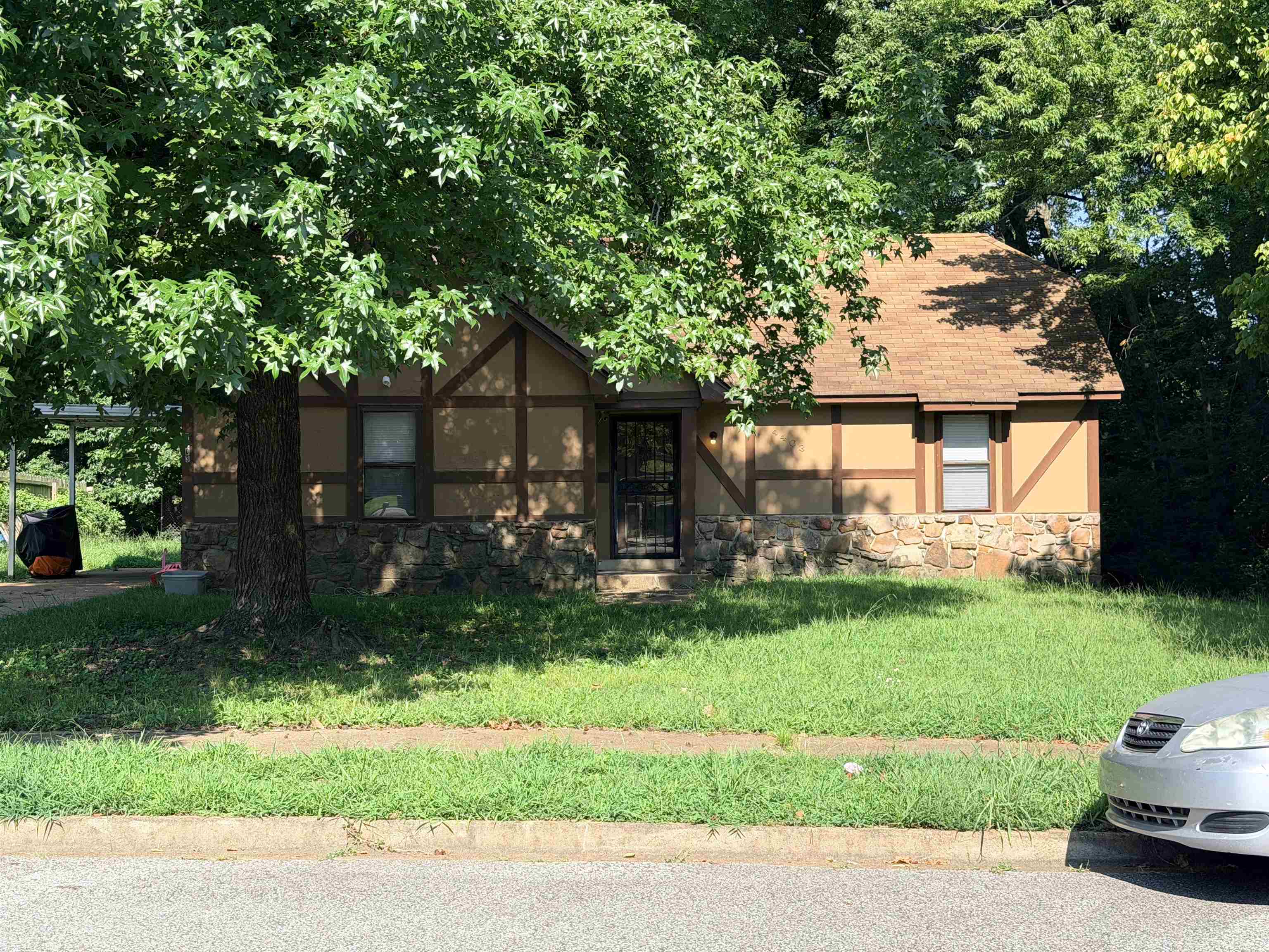 4403 Kerwin Dr Property Photo 2