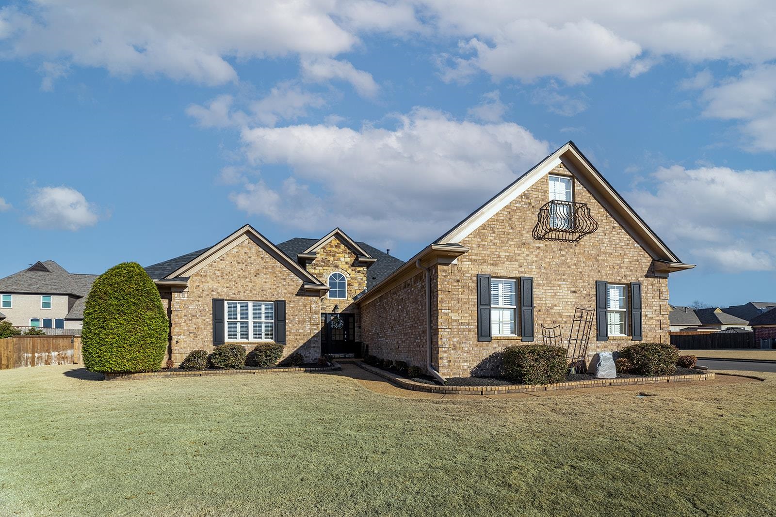 30 Running Brook Ln Property Photo 1