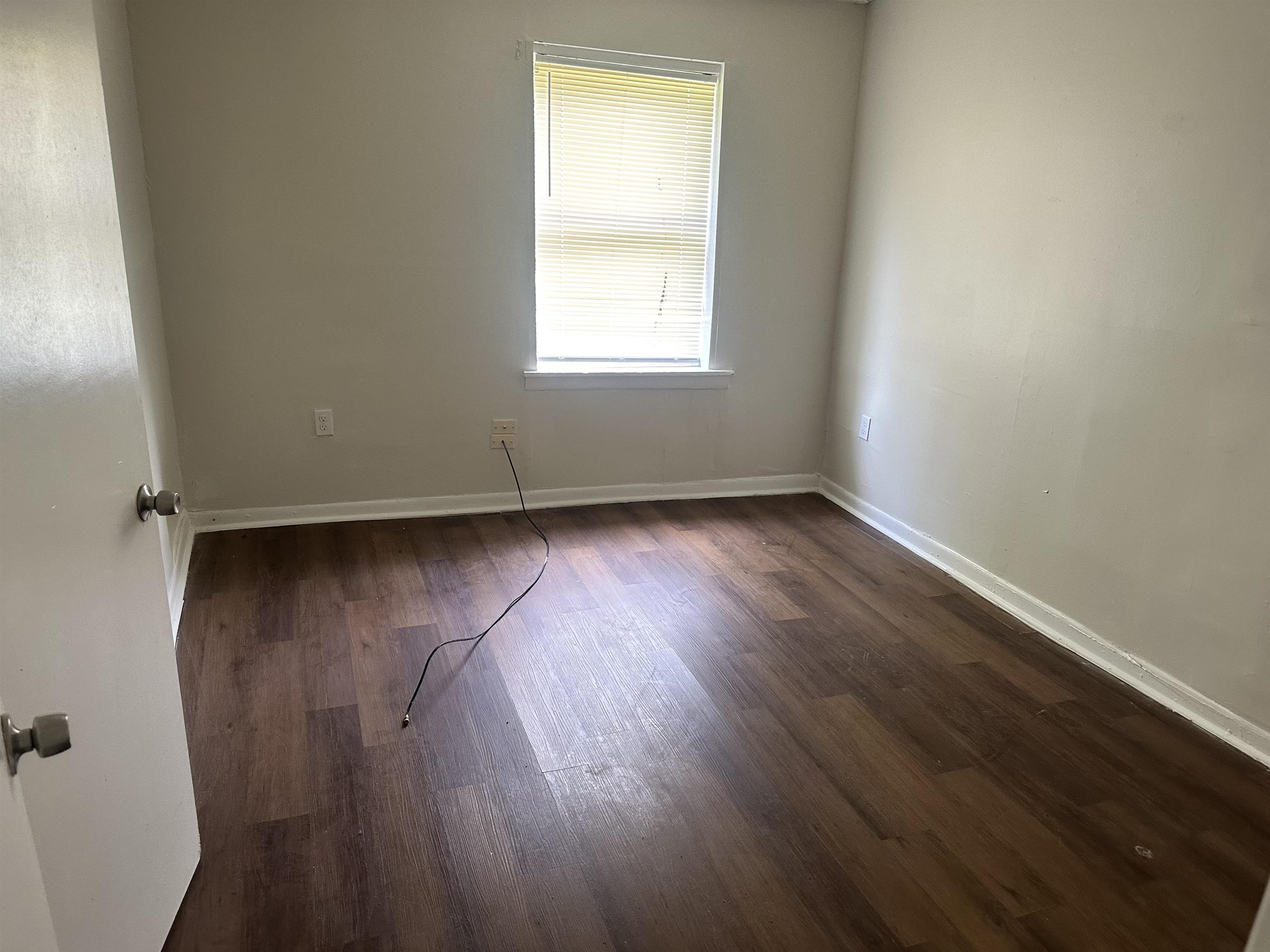 1539 Barton St Property Photo 9