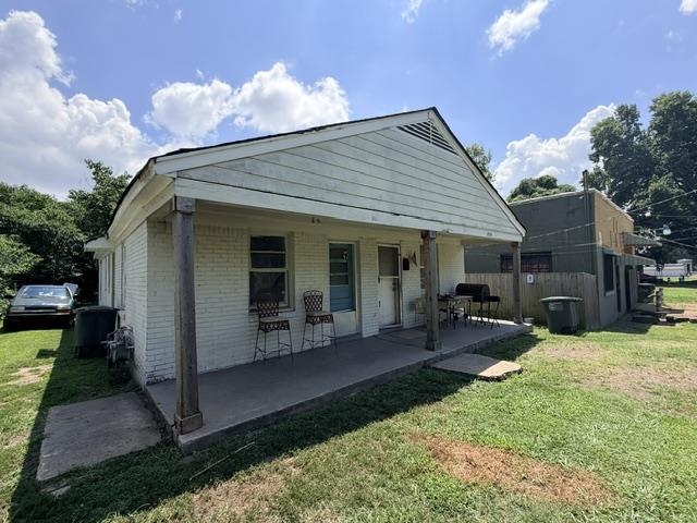 1748 Kansas Ave Property Photo 1