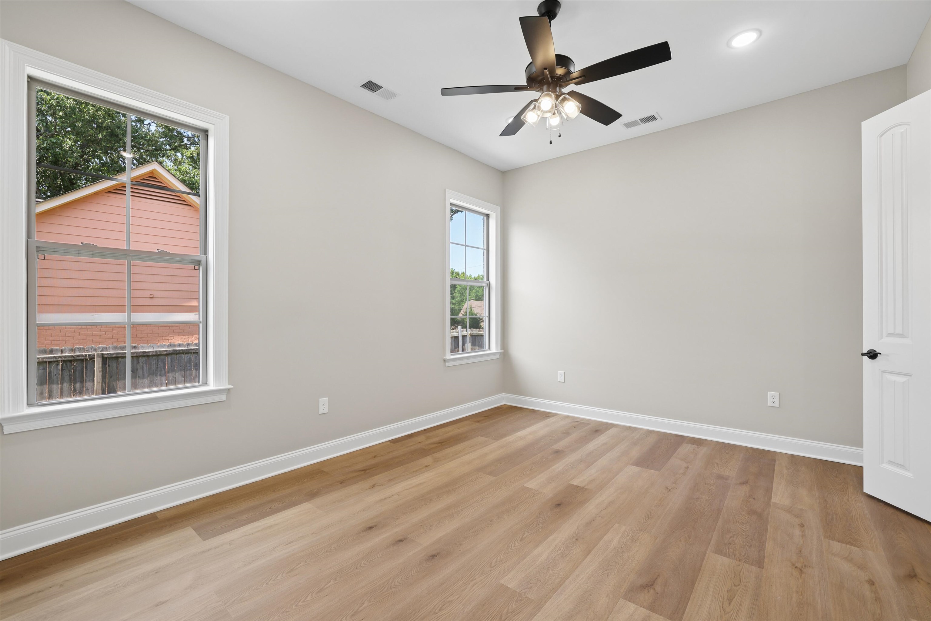 9624 Pine Point Dr Property Photo 11
