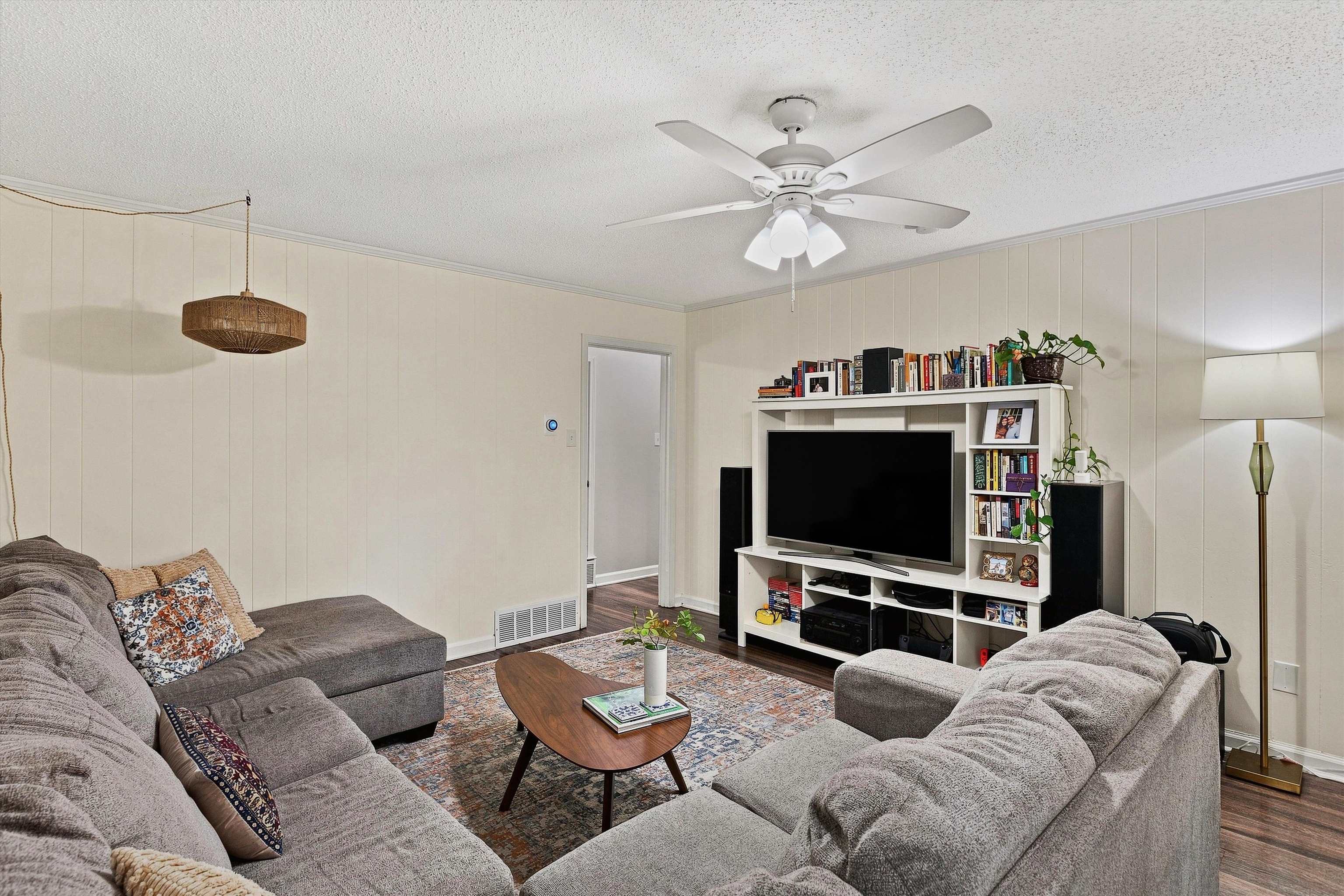 5281 Steuben Dr Property Photo 8