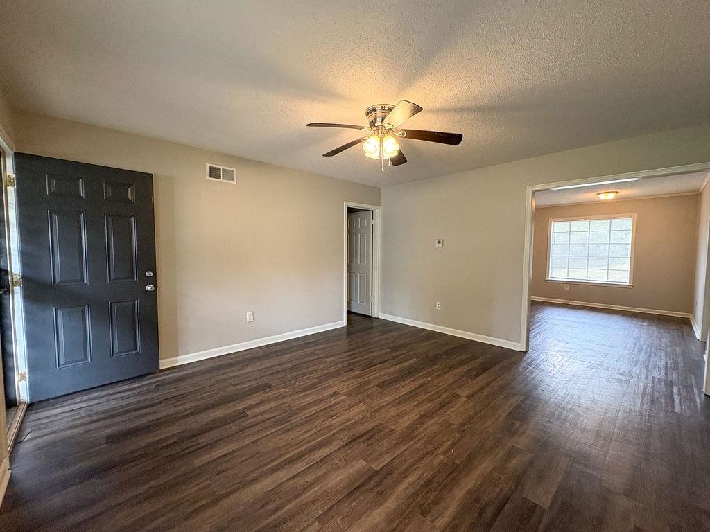 3772 Voltaire Ave Property Photo 4