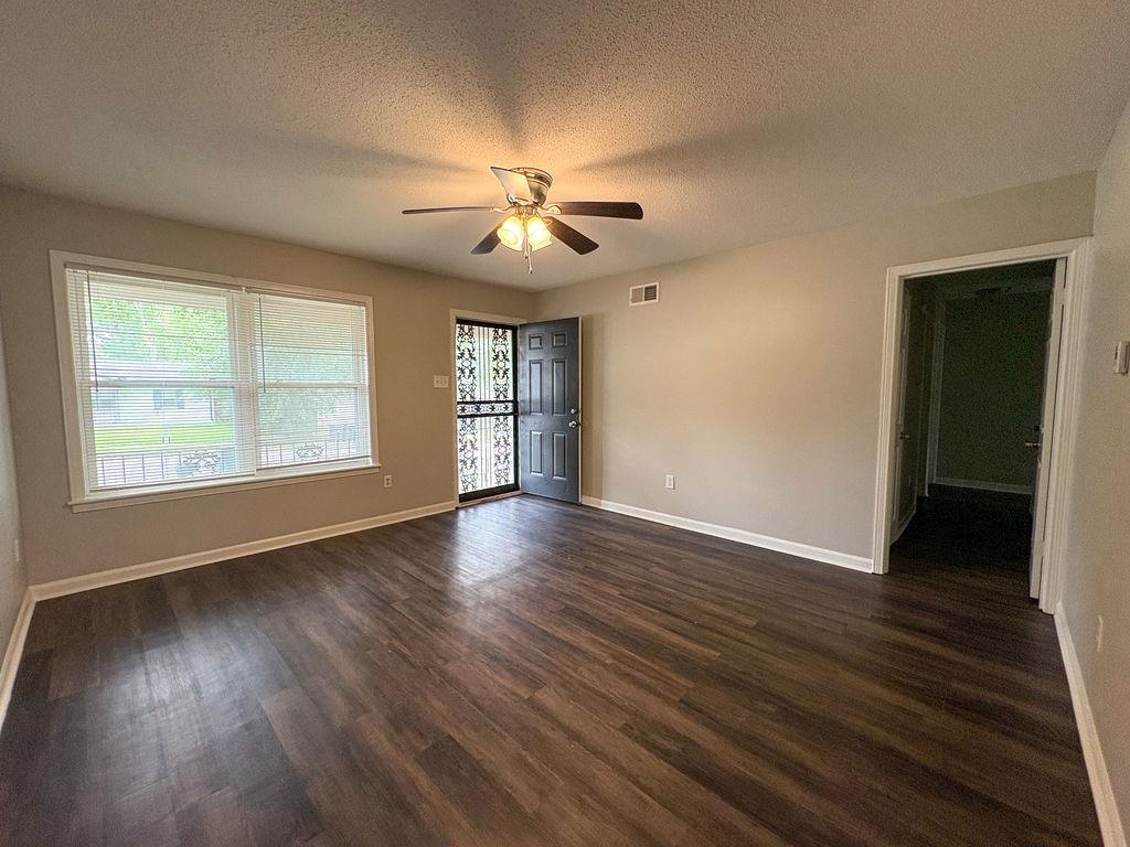 3772 Voltaire Ave Property Photo 5