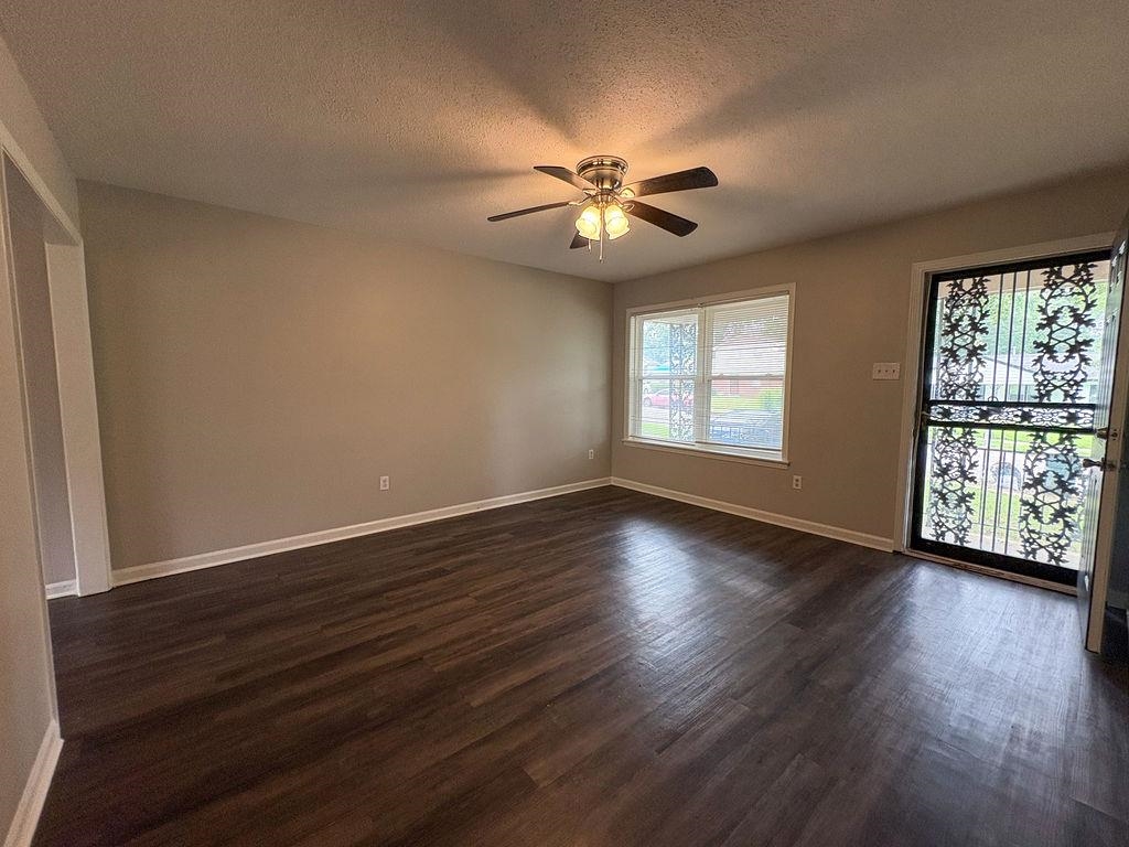 3772 Voltaire Ave Property Photo 6