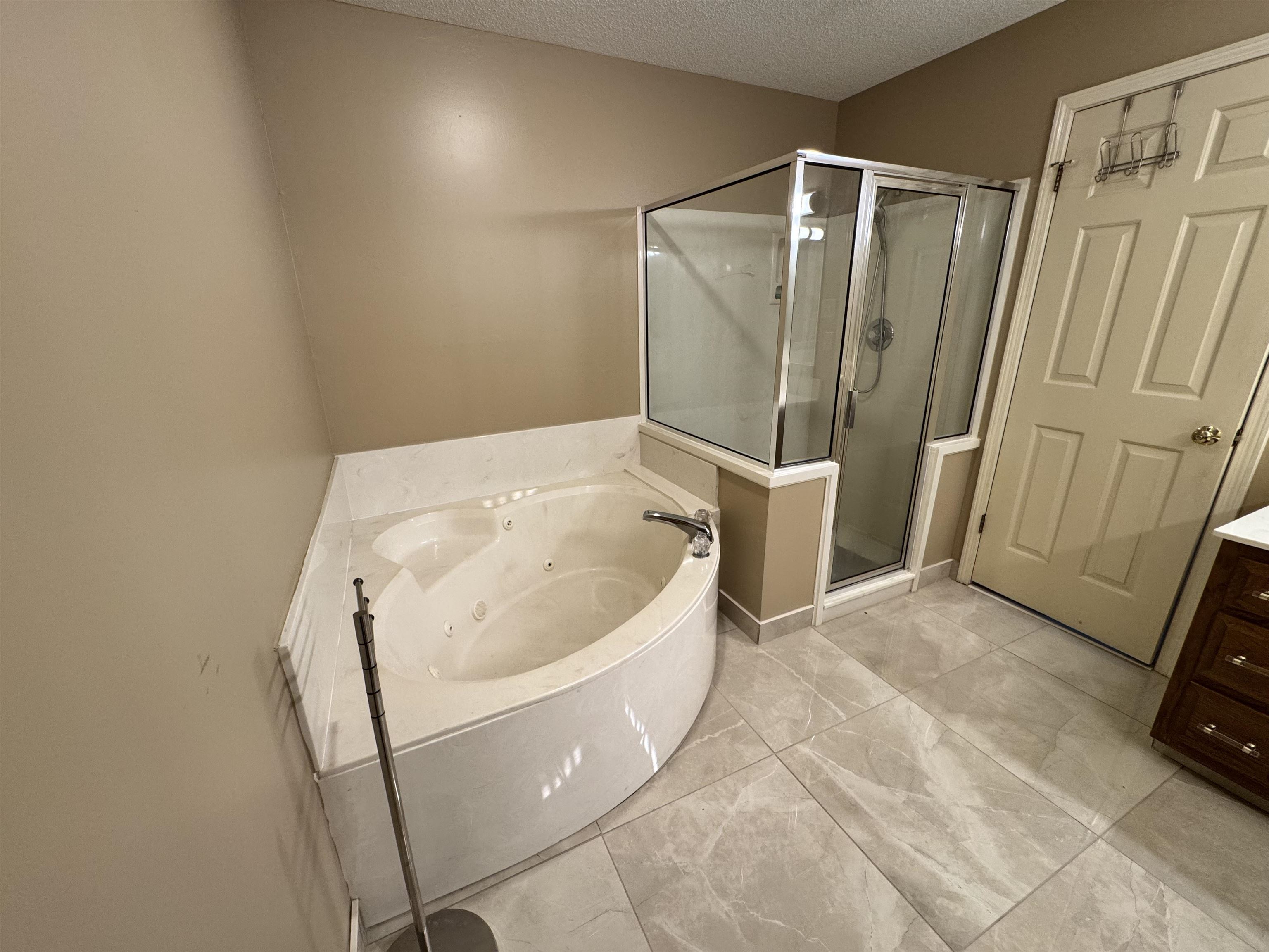 2025 Mt Badon Ln Property Photo 7