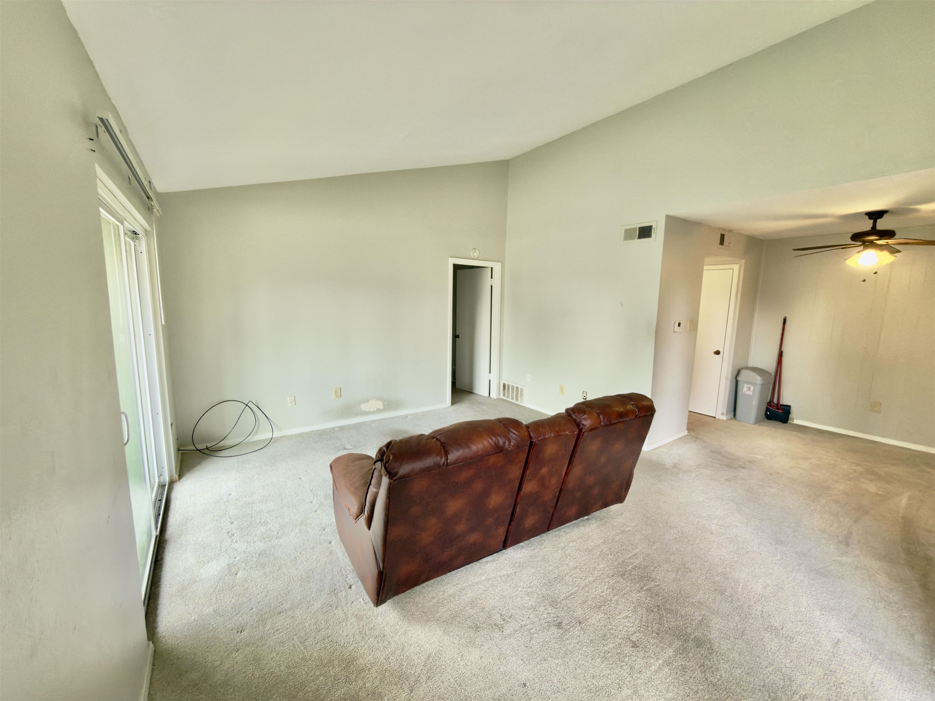 635 Patterson St 4 Property Photo 4