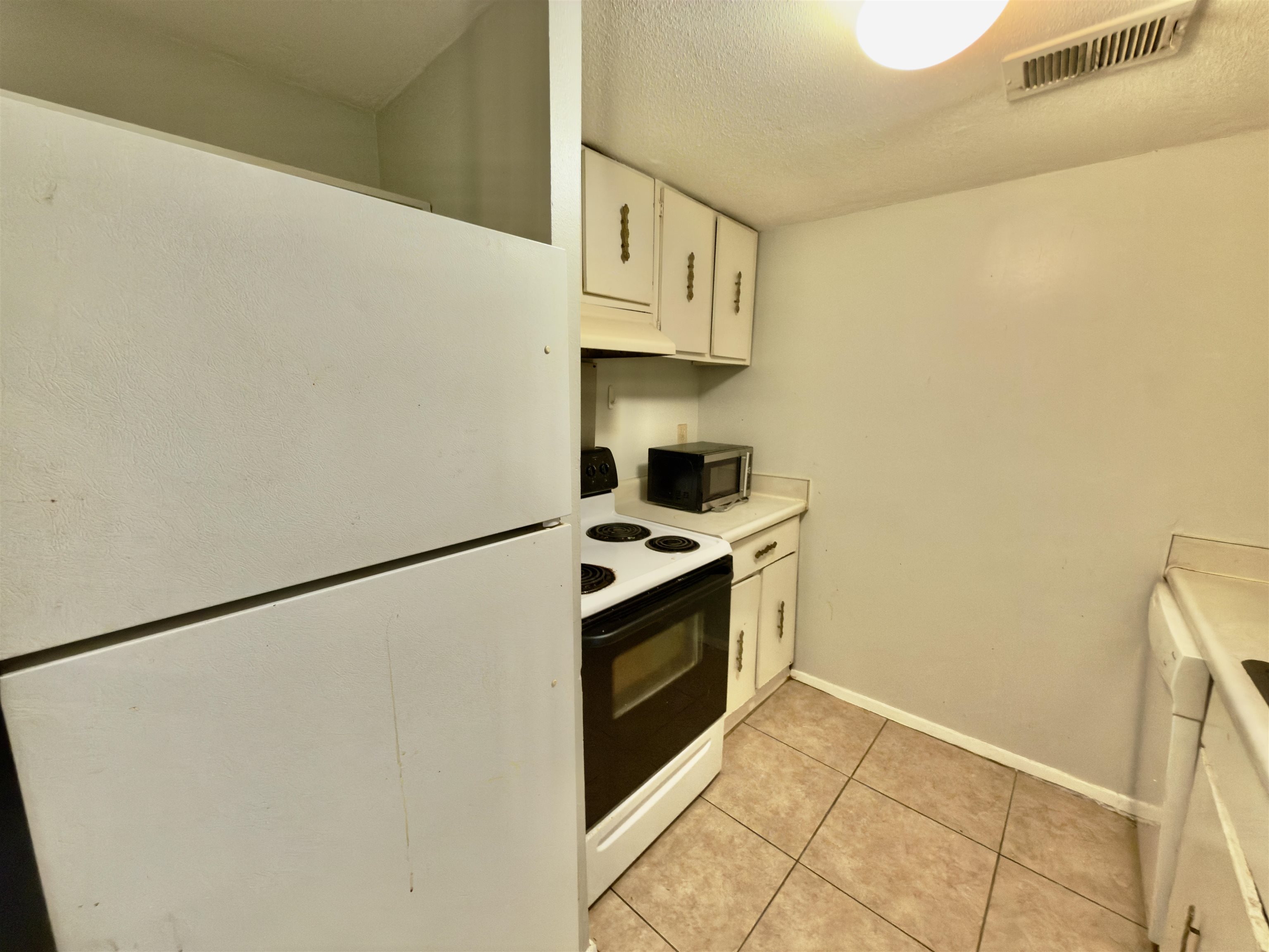 635 Patterson St 4 Property Photo 7