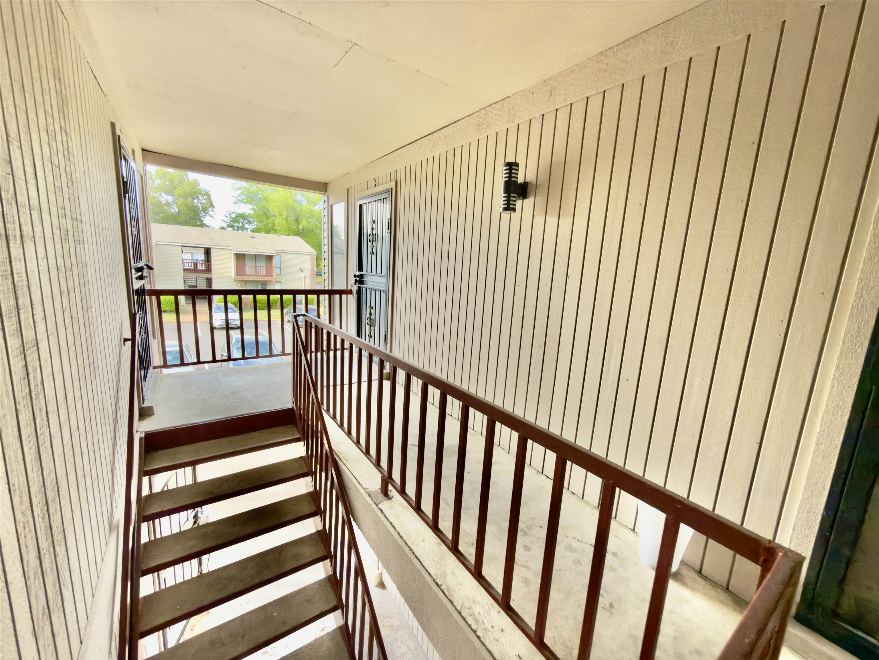 635 Patterson St 4 Property Photo 14