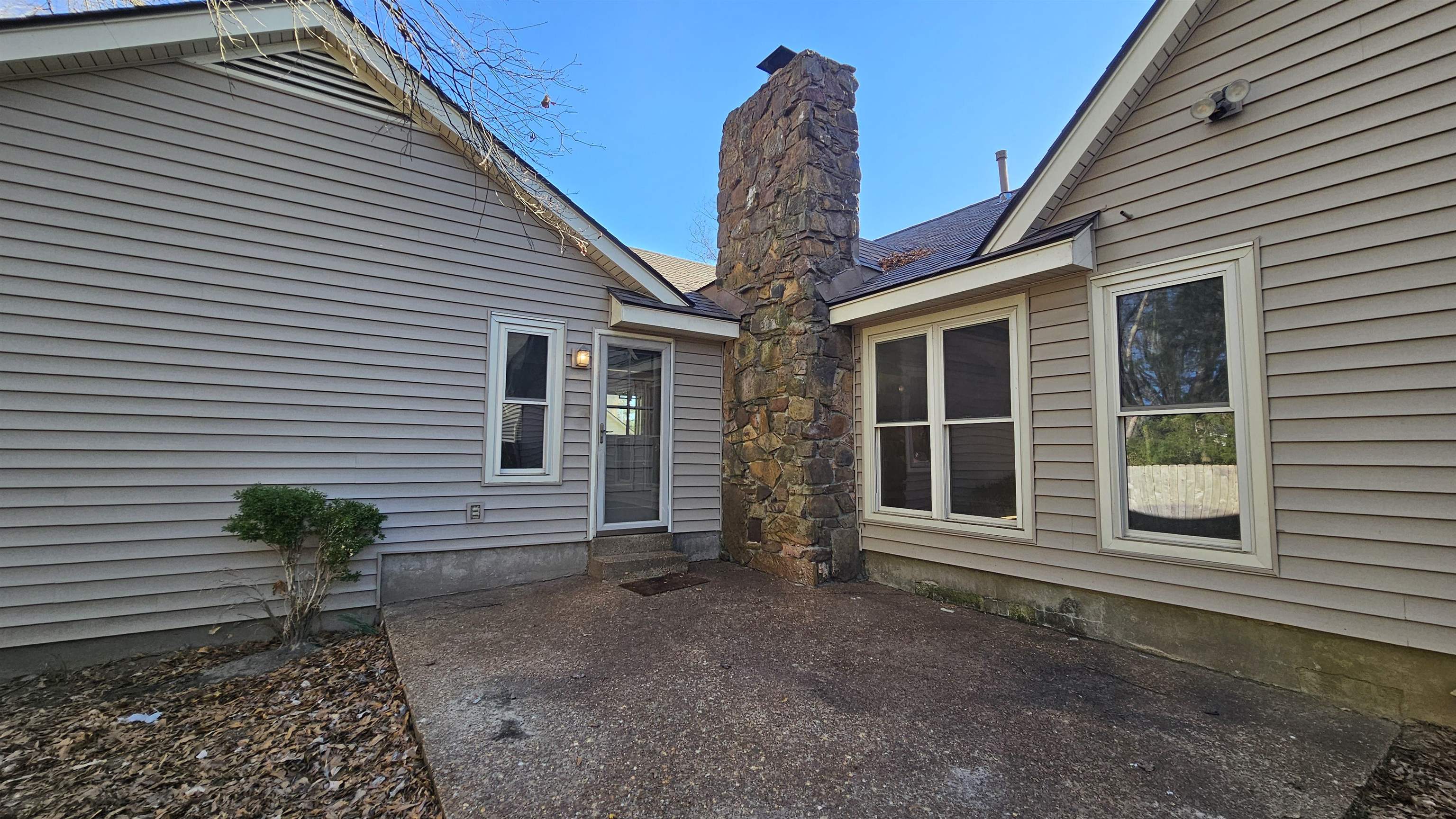 1411 Poplar Ridge Dr Property Photo 7