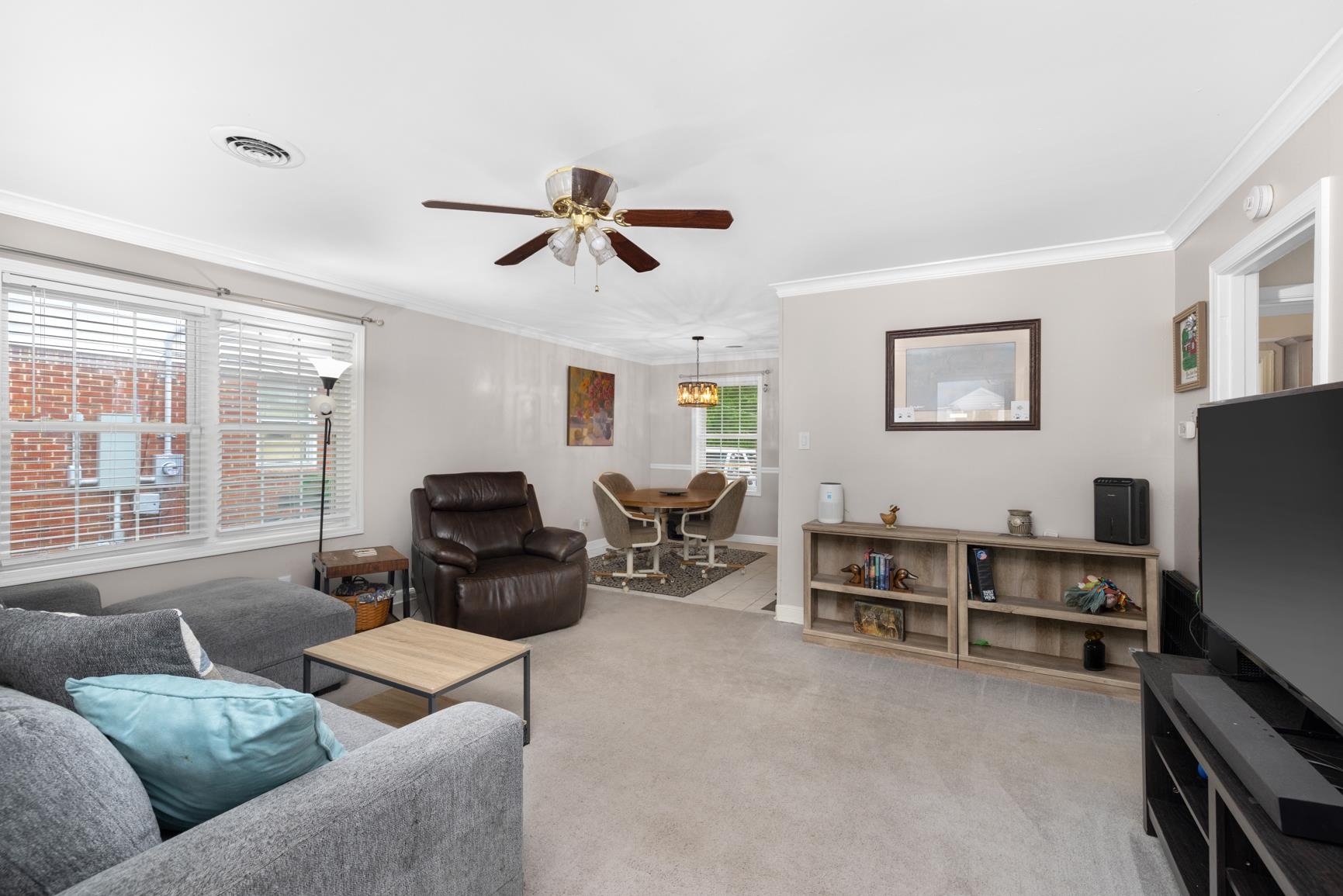 4696 Bowen Rd Property Photo 3