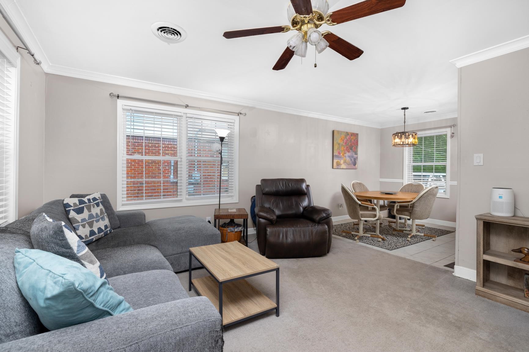 4696 Bowen Rd Property Photo 4