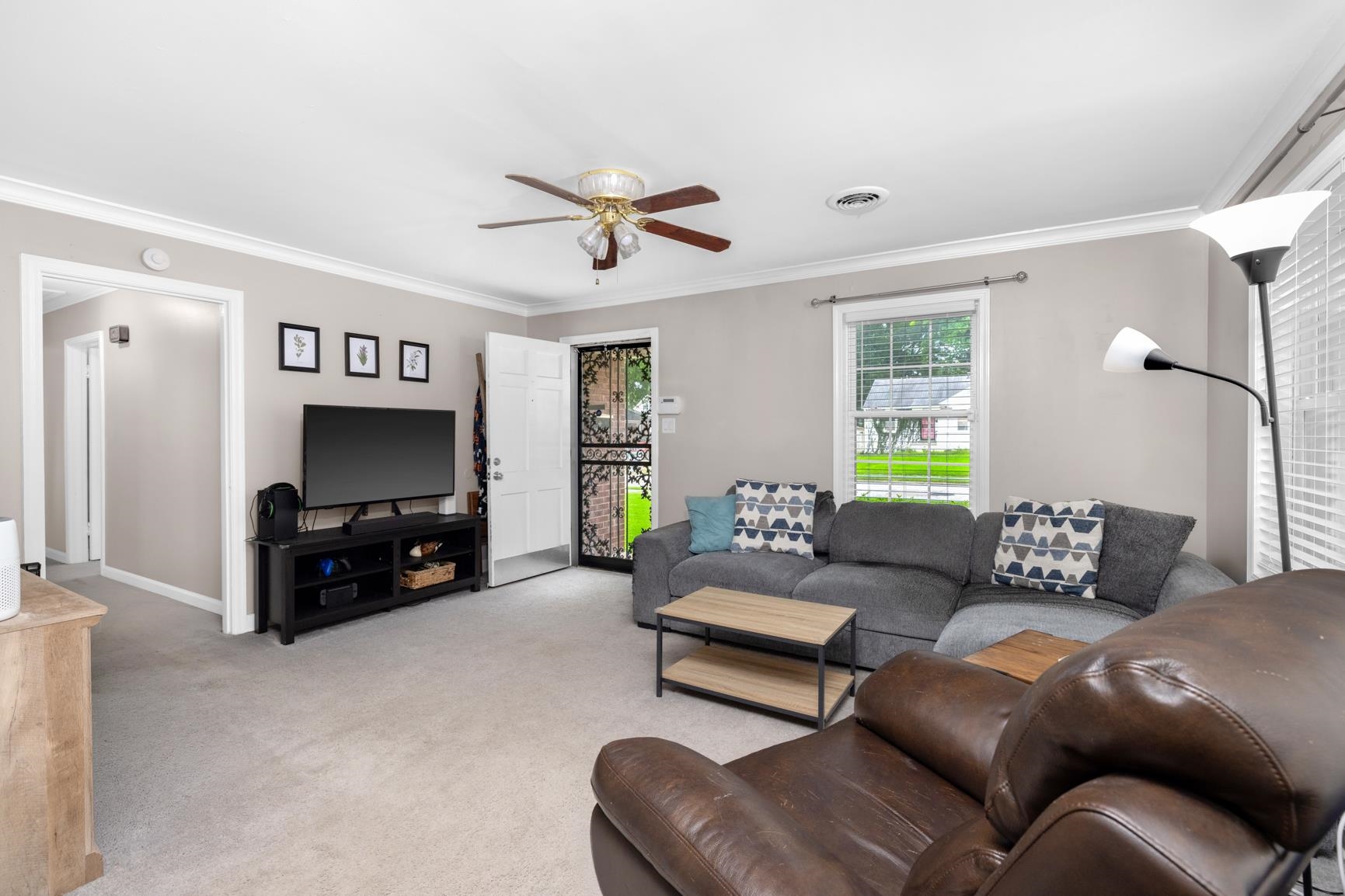 4696 Bowen Rd Property Photo 5