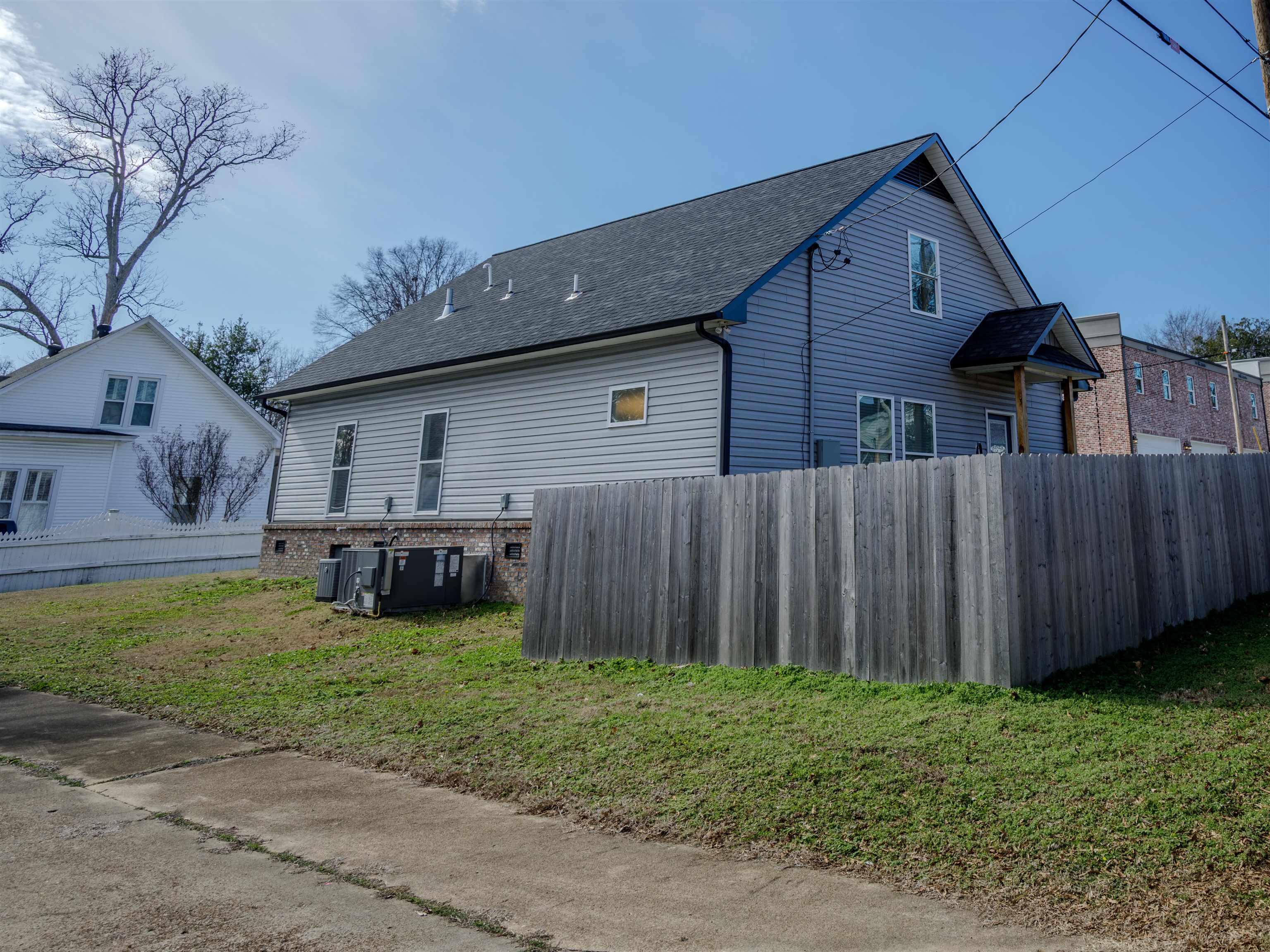 212 Tipton St S Property Photo 32