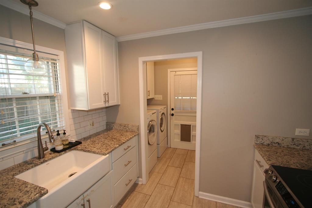 1588 Dorset Dr Property Photo 5