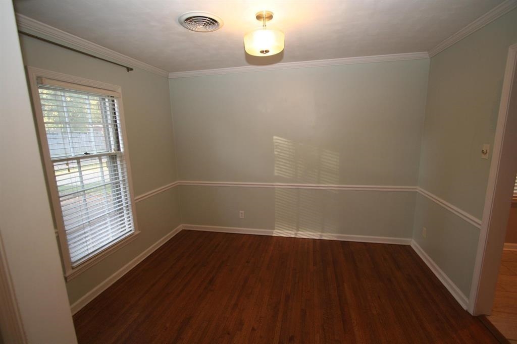 1588 Dorset Dr Property Photo 16