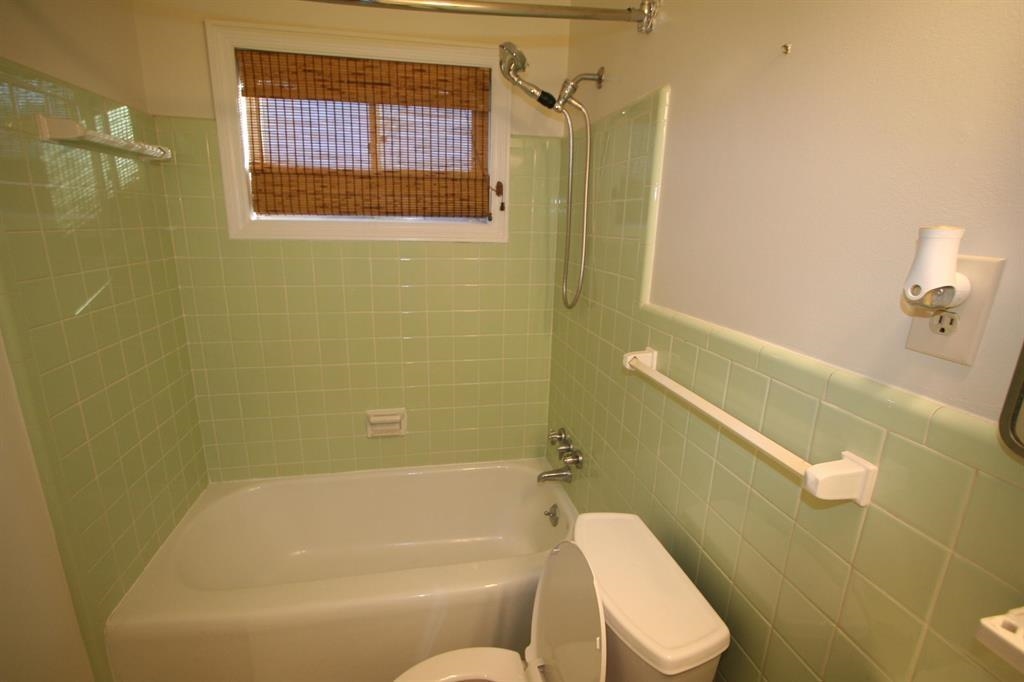 1588 Dorset Dr Property Photo 20
