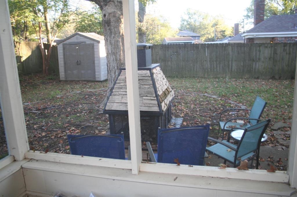 1588 Dorset Dr Property Photo 24