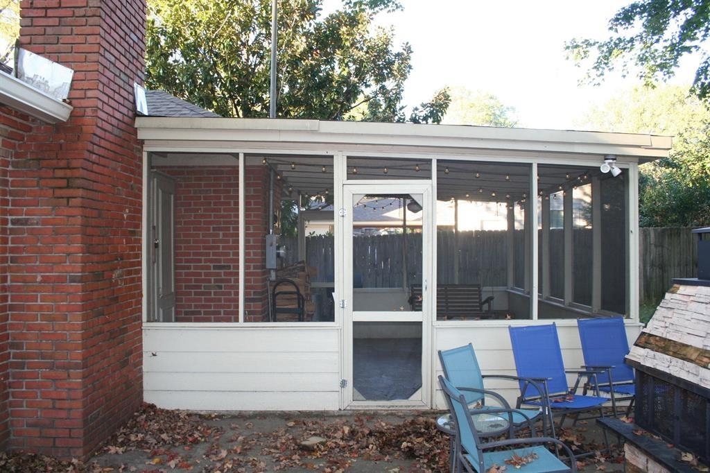 1588 Dorset Dr Property Photo 25