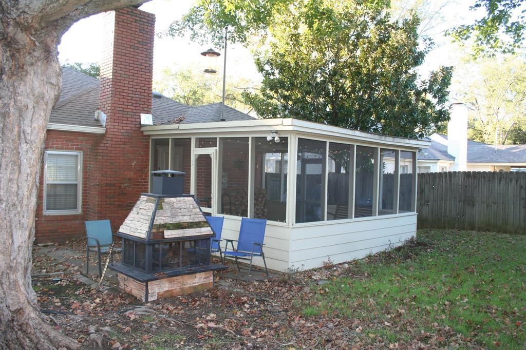 1588 Dorset Dr Property Photo 26