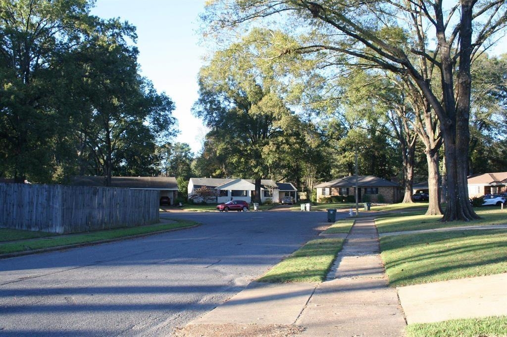 1588 Dorset Dr Property Photo 28