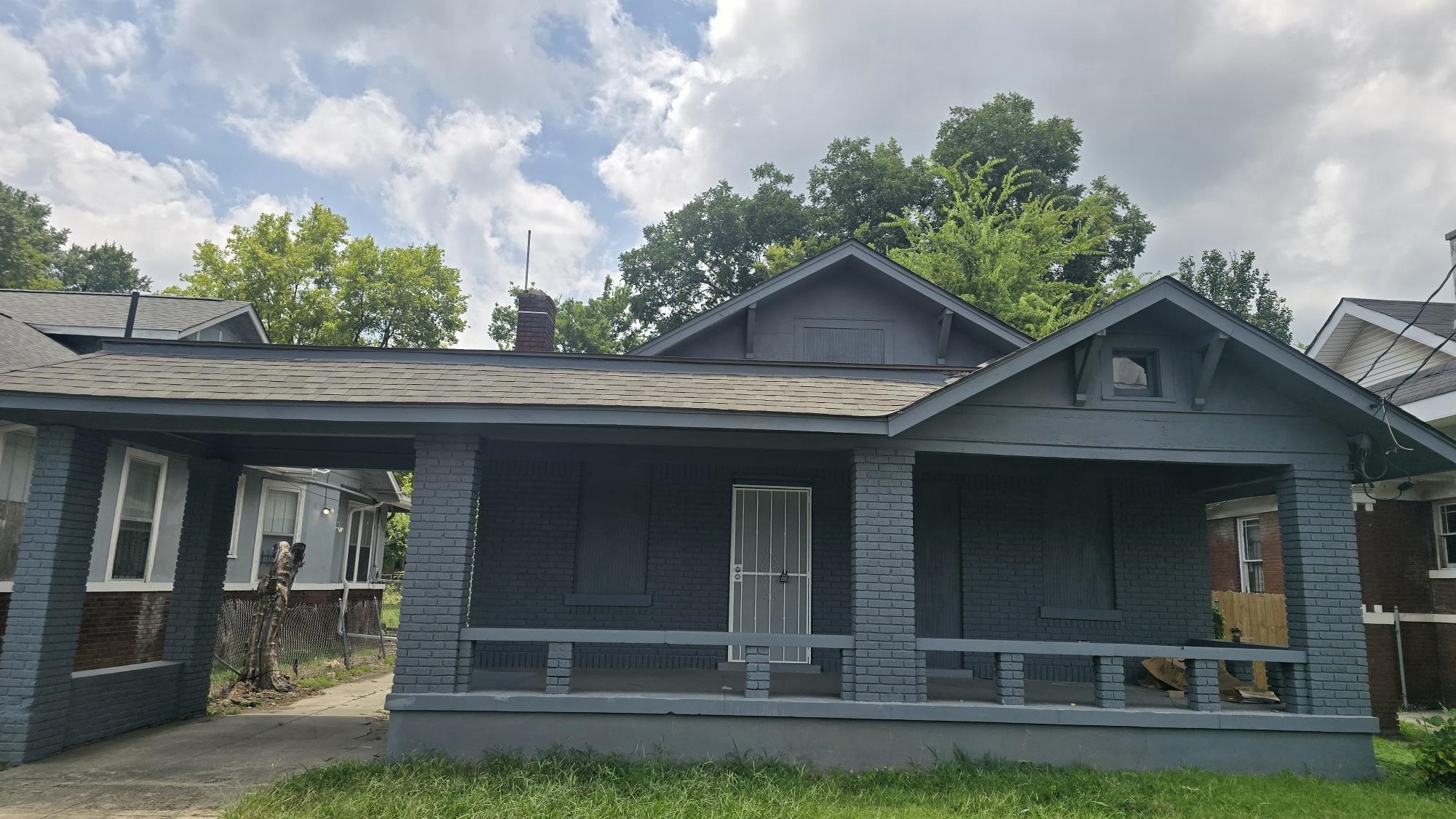 1251 LAMAR AVE Property Photo 1