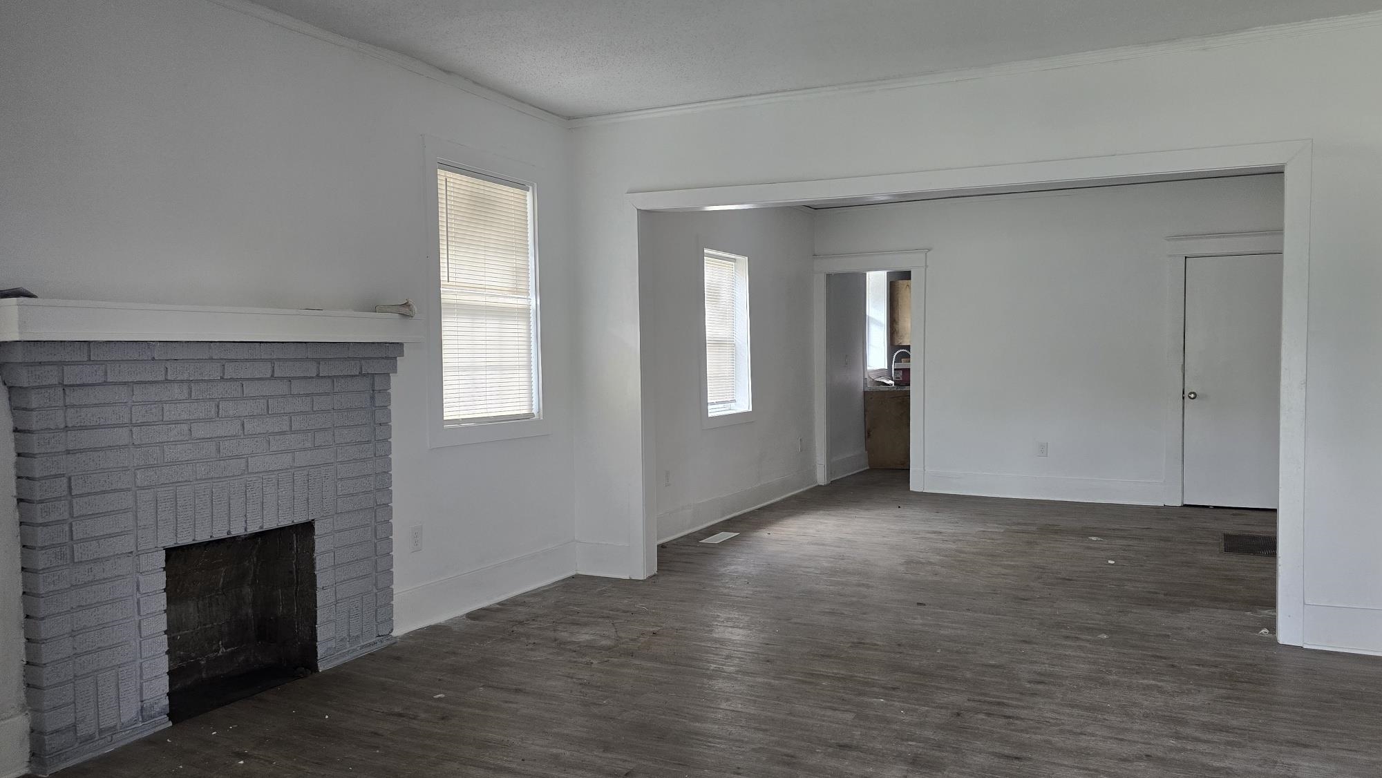 1251 Lamar Ave Property Photo 4