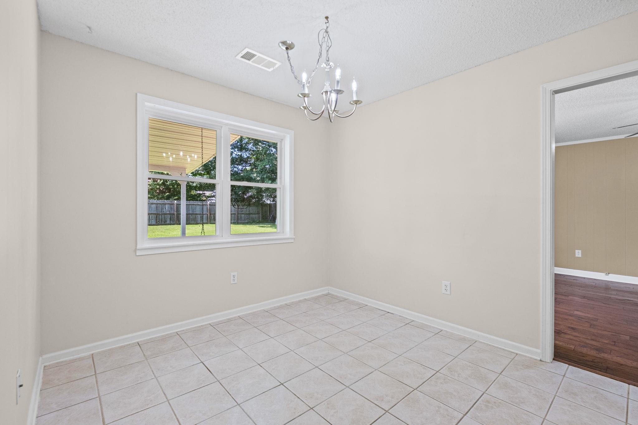 3933 Robin Hill Dr Property Photo 15