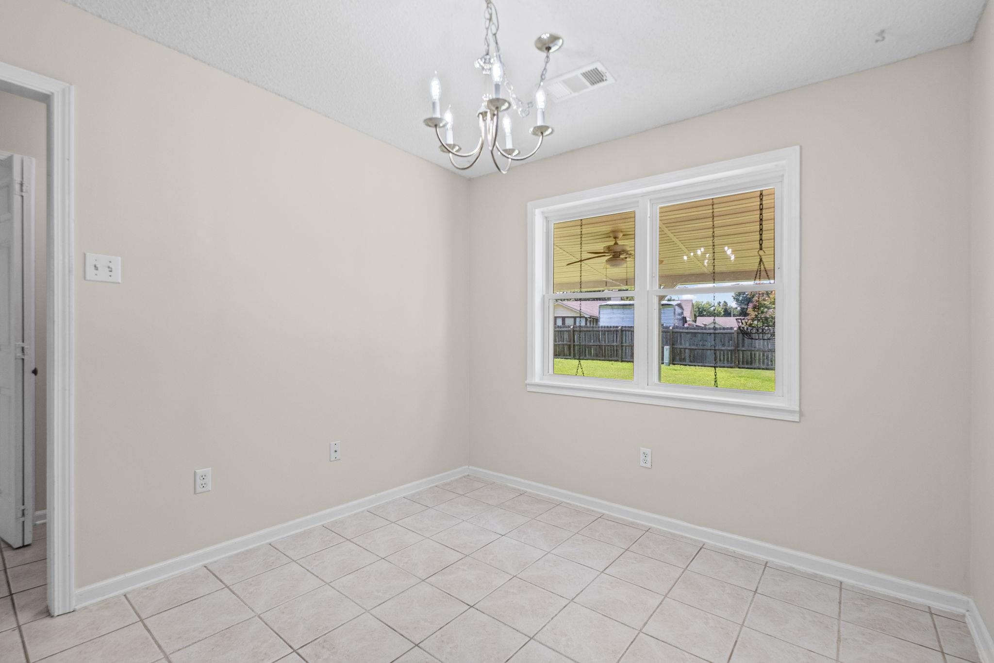 3933 Robin Hill Dr Property Photo 16